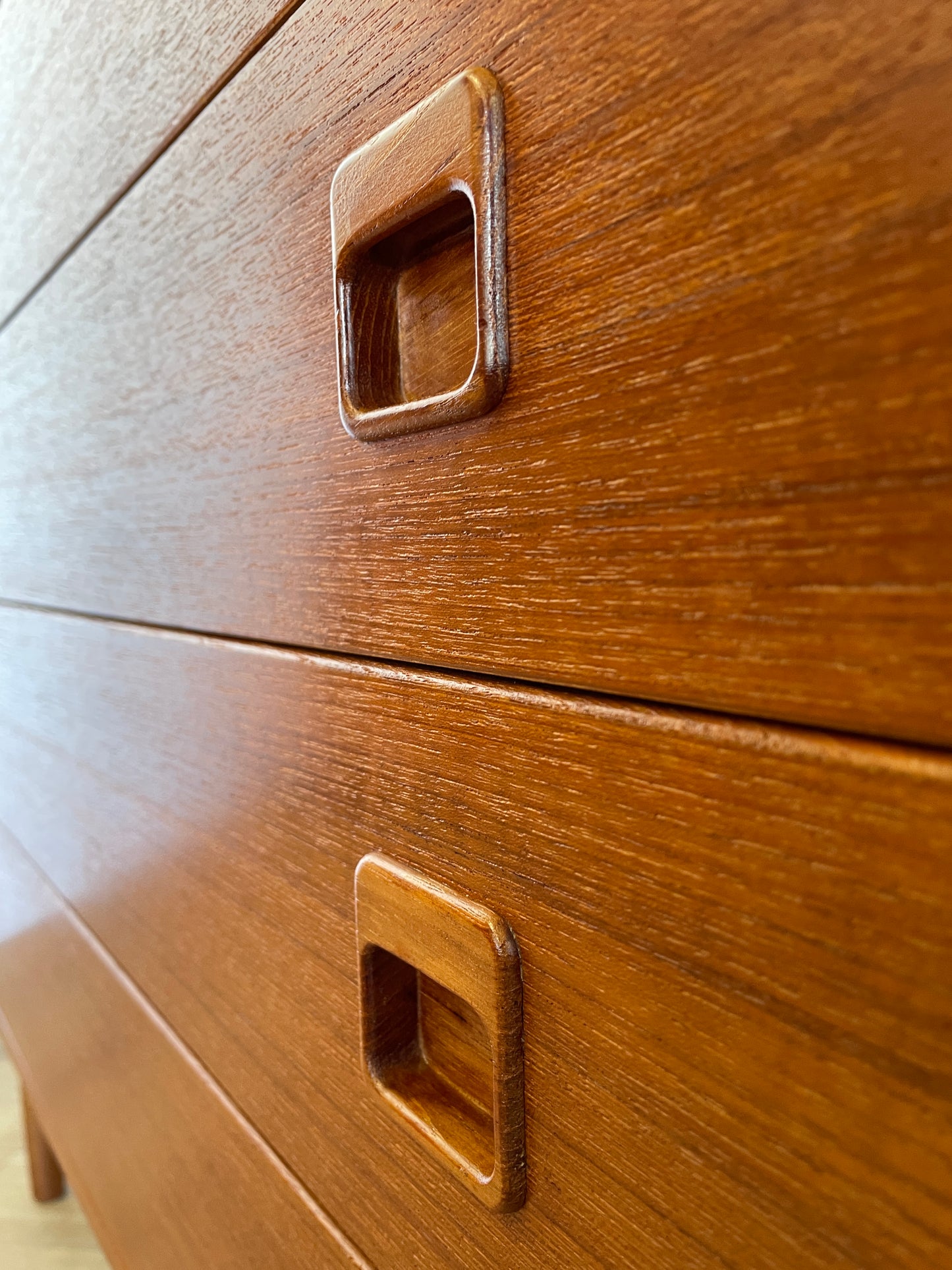 Danish Chest of Drawers Teak Mid-Century - Scandi / Vintage - 4 Drawer