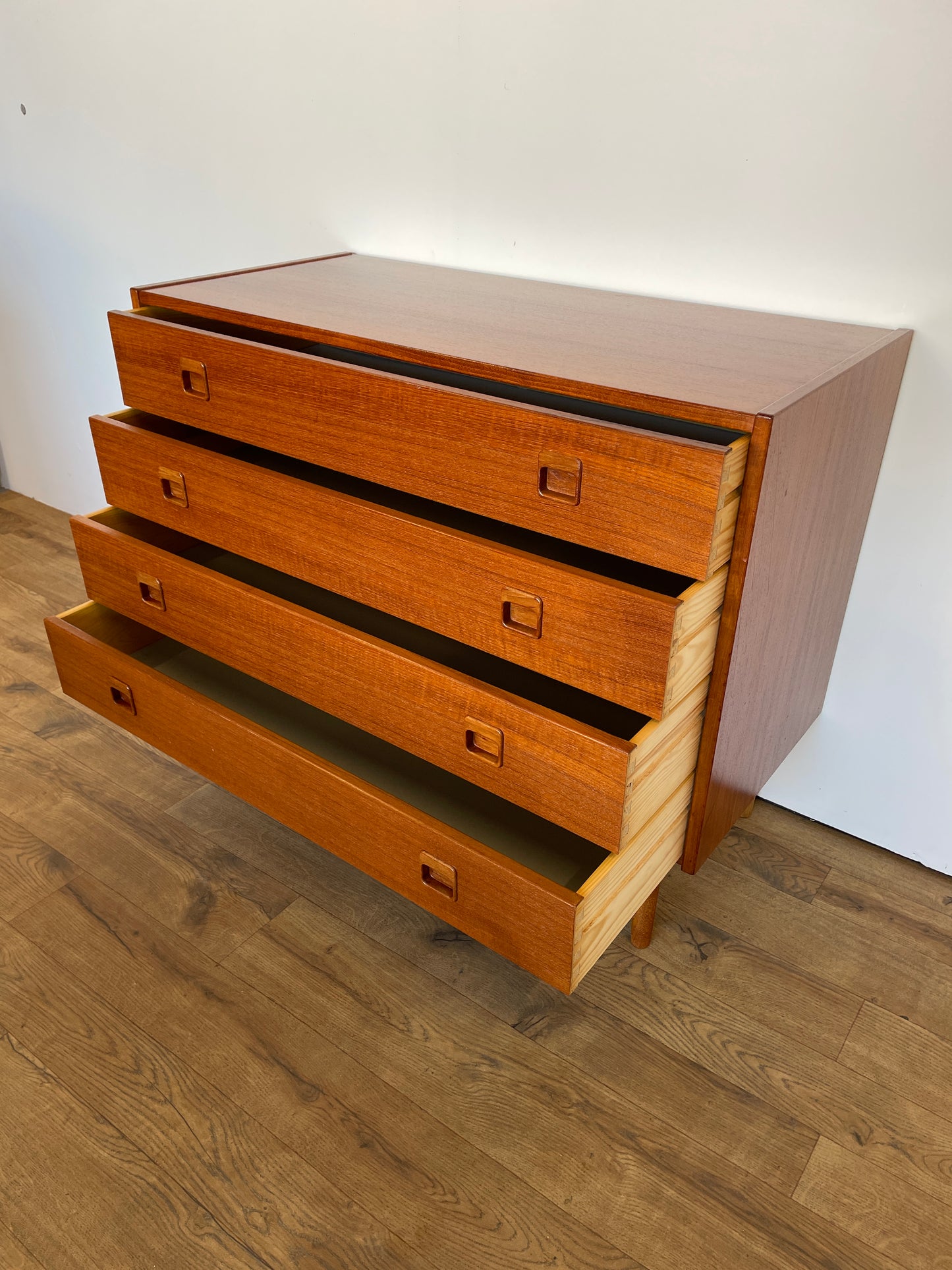 Danish Chest of Drawers Teak Mid-Century - Scandi / Vintage - 4 Drawer