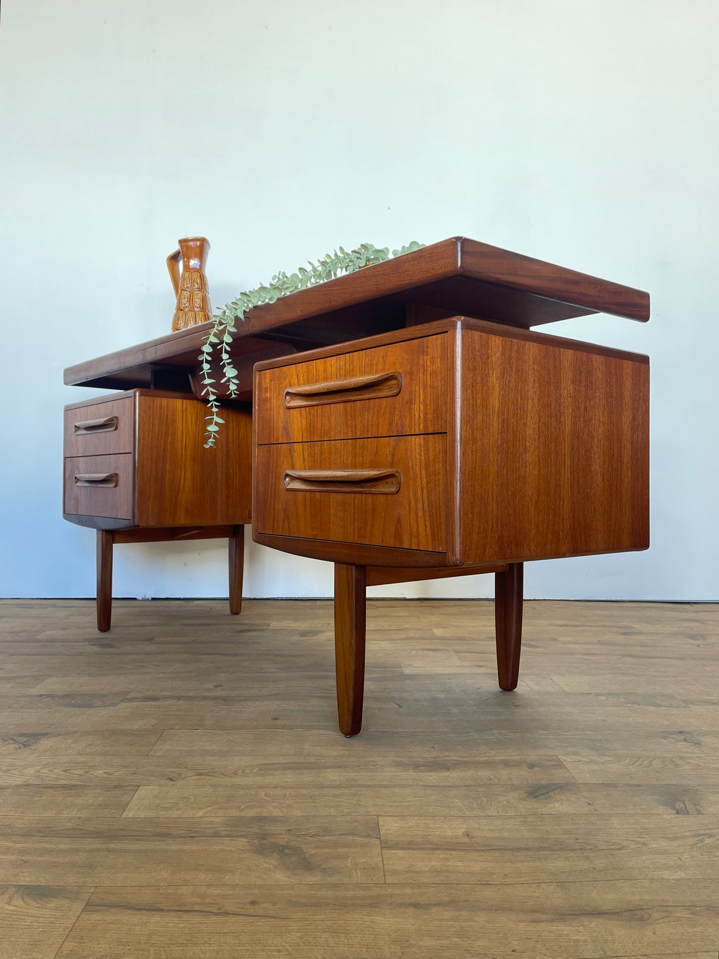 G Plan Desk Floating Top Dressing Table Sideboard Mid-Century Teak Vintage Retro