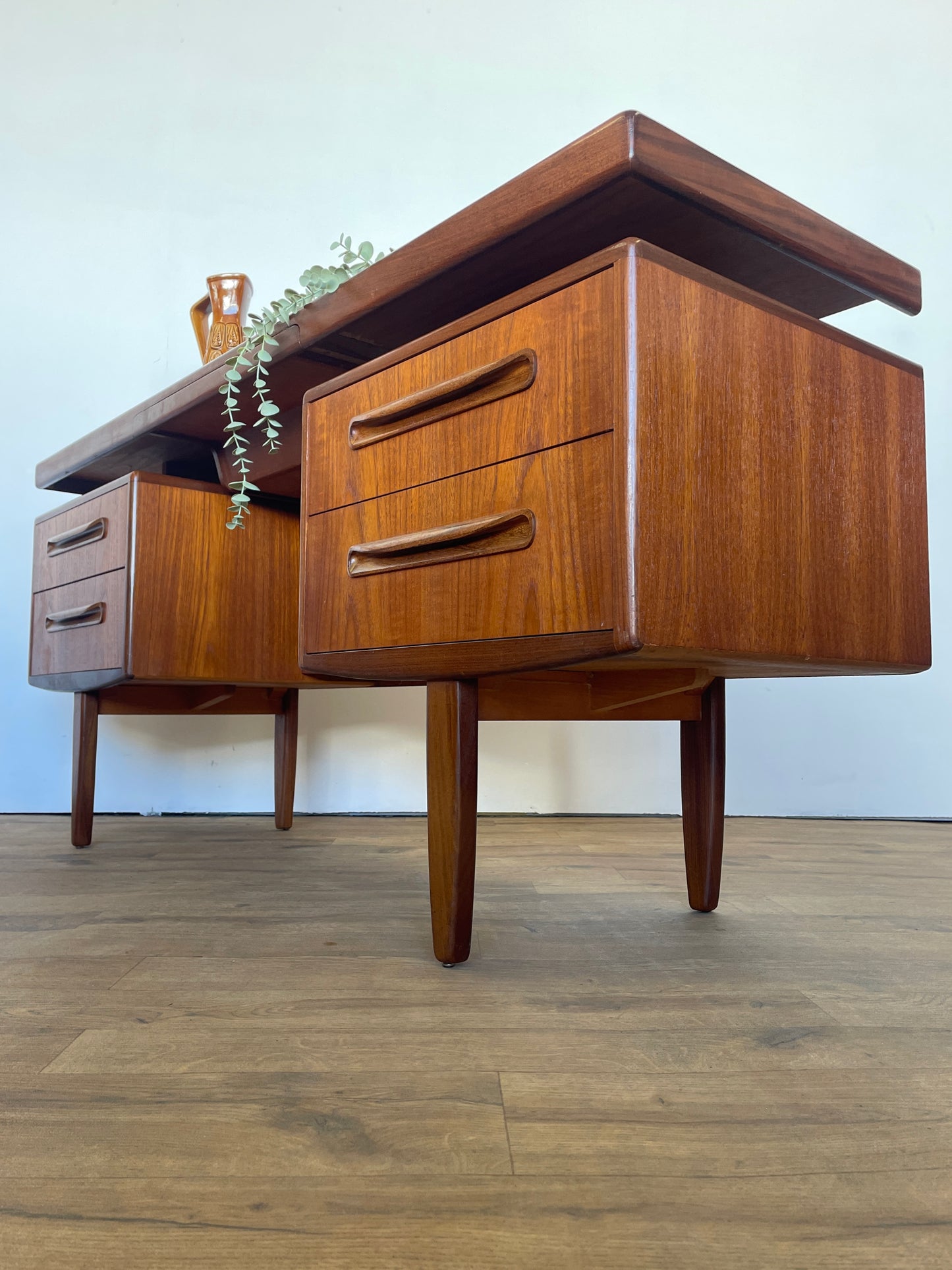 G Plan Desk Floating Top Dressing Table Sideboard Mid-Century Teak Vintage Retro