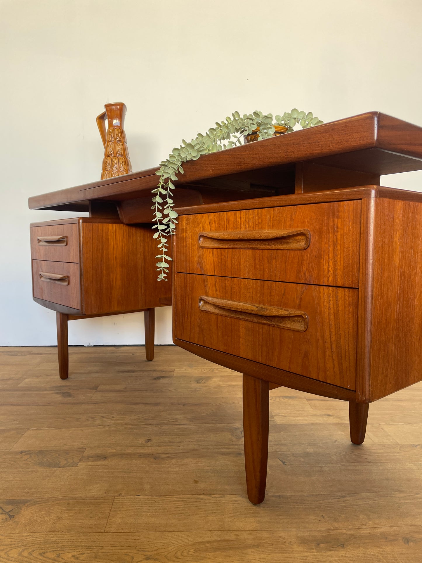 G Plan Desk Floating Top Dressing Table Sideboard Mid-Century Teak Vintage Retro