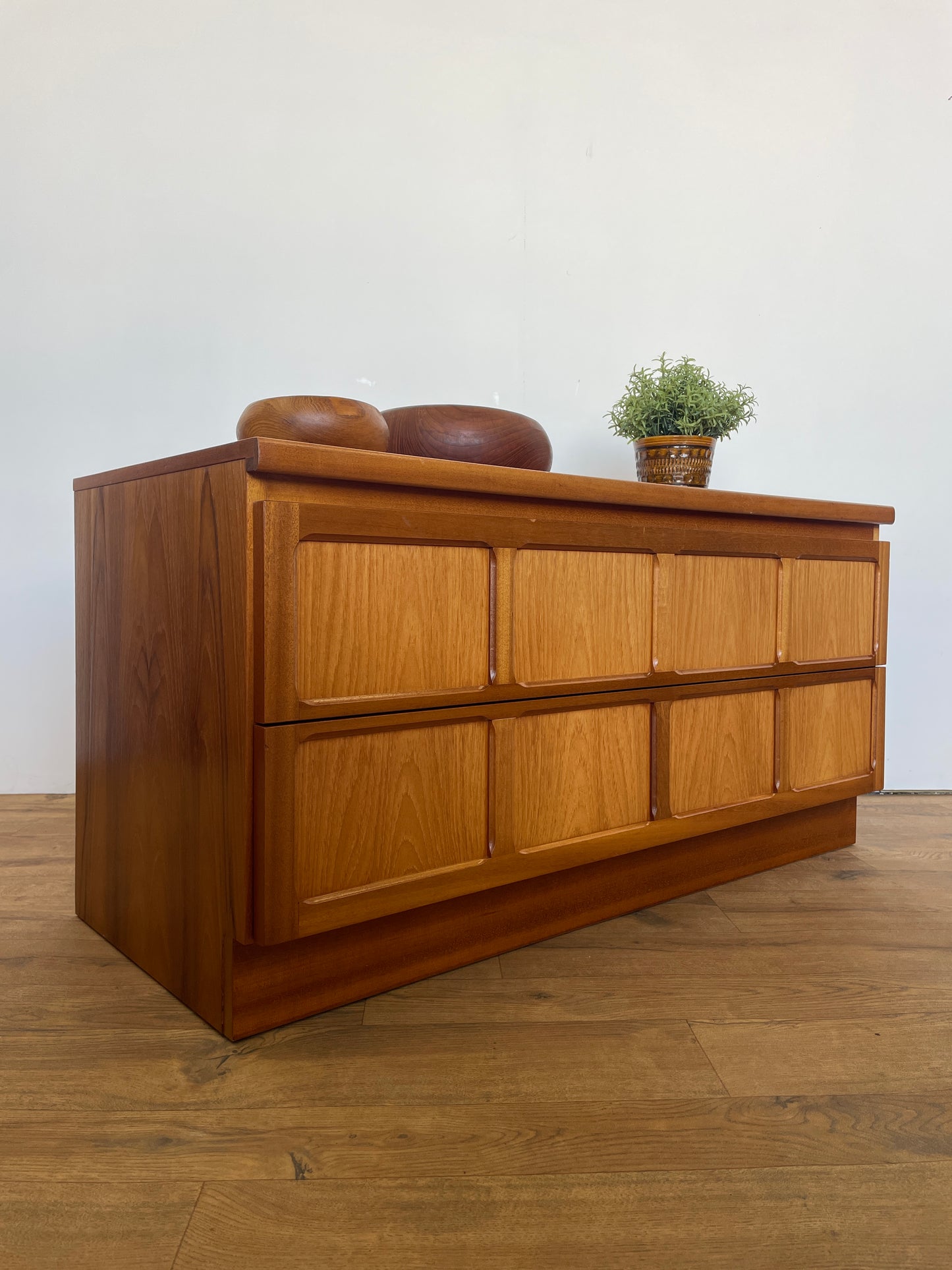 Vintage Nathan Teak TV Unit – Mid-Century Modern Low Sideboard