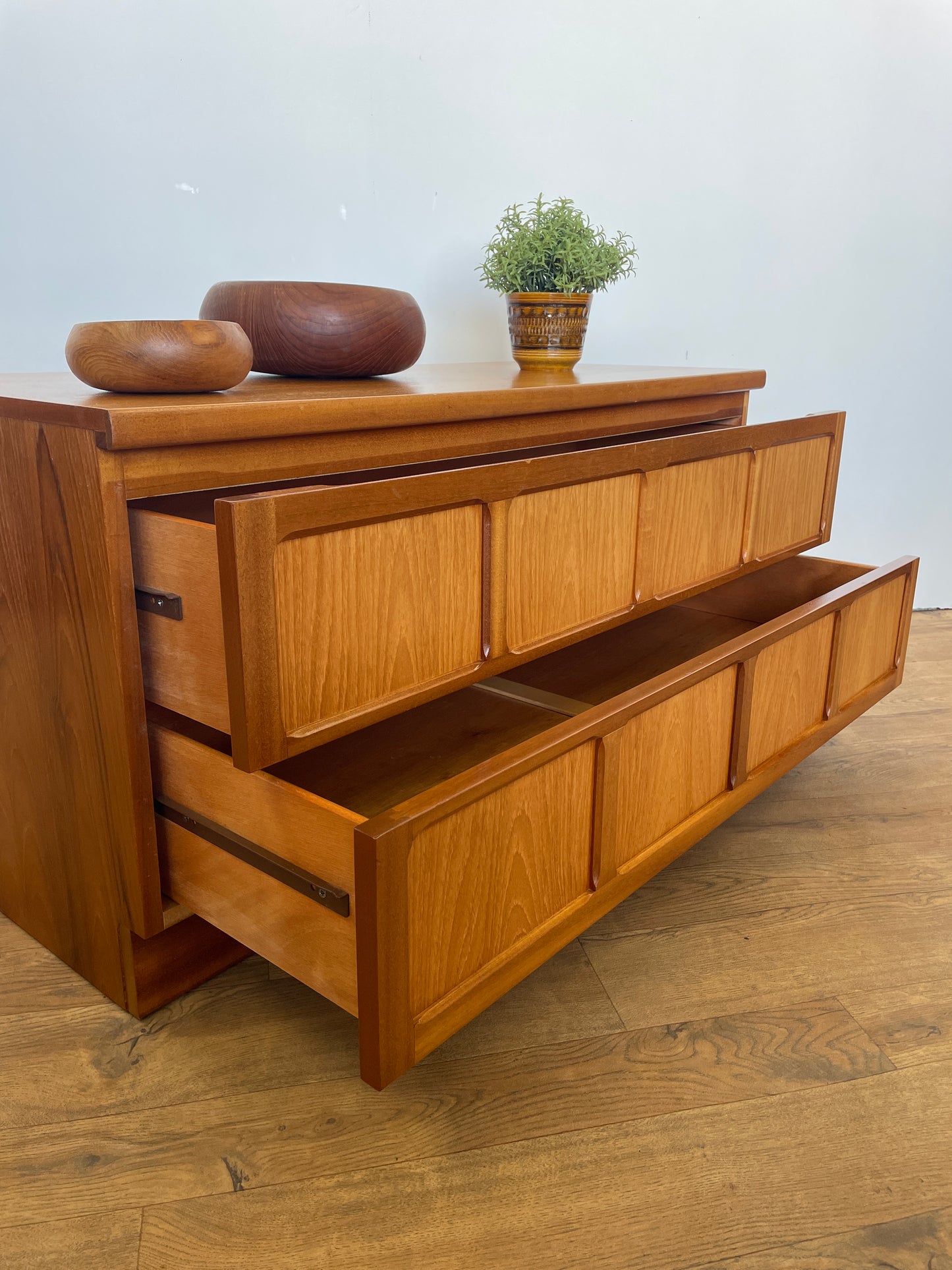 Vintage Nathan Teak TV Unit – Mid-Century Modern Low Sideboard
