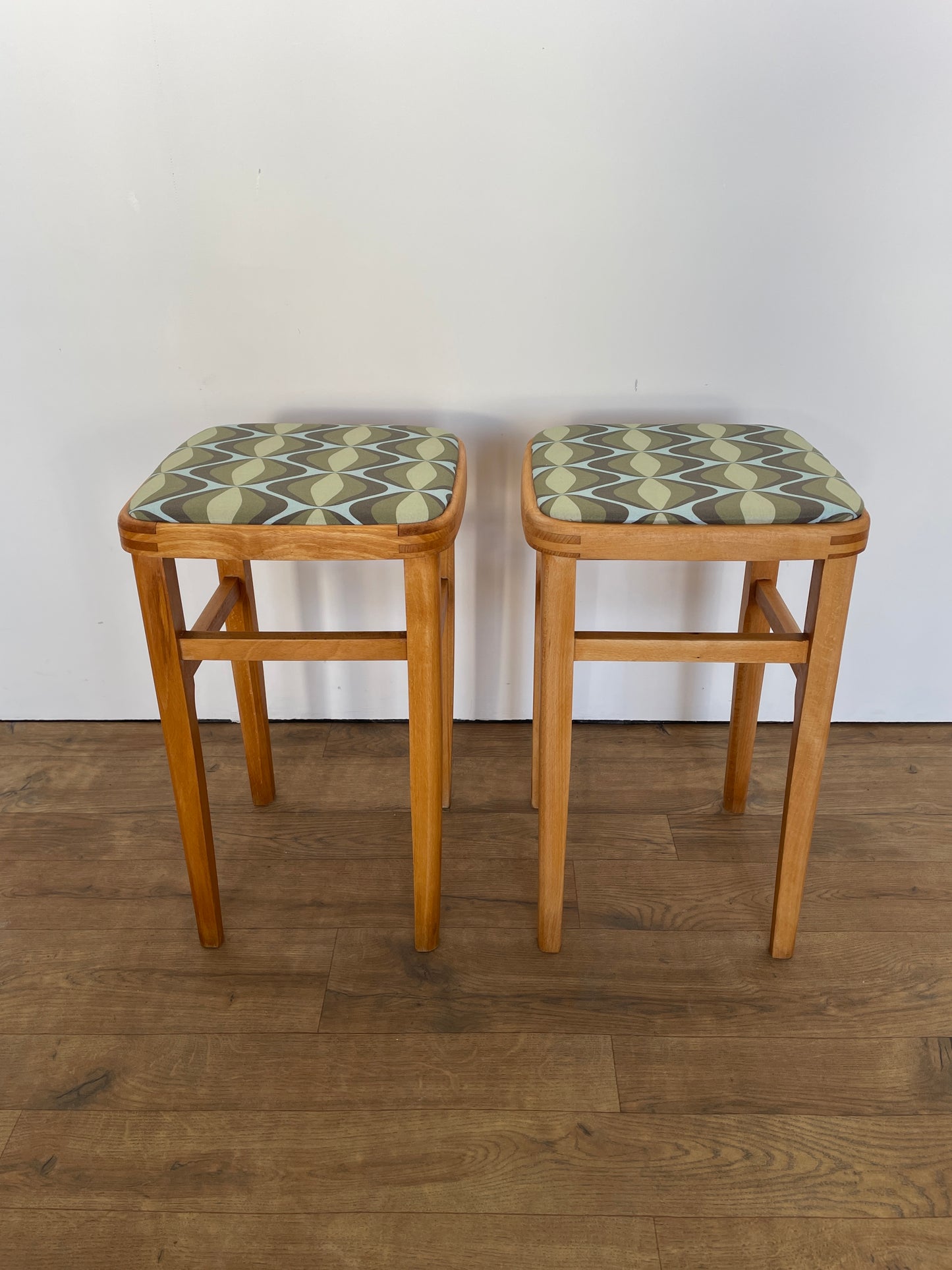 Pair of Vintage Wooden Stools – Mid-Century Modern Retro Design with Patterned Upholstered Seats