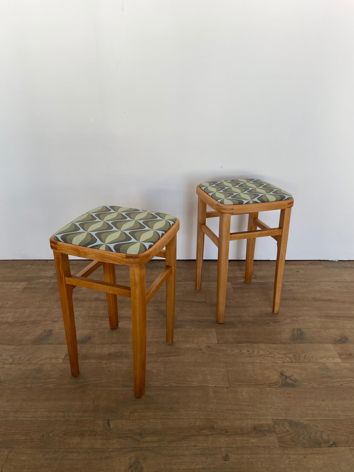 Pair of Vintage Wooden Stools – Mid-Century Modern Retro Design with Patterned Upholstered Seats