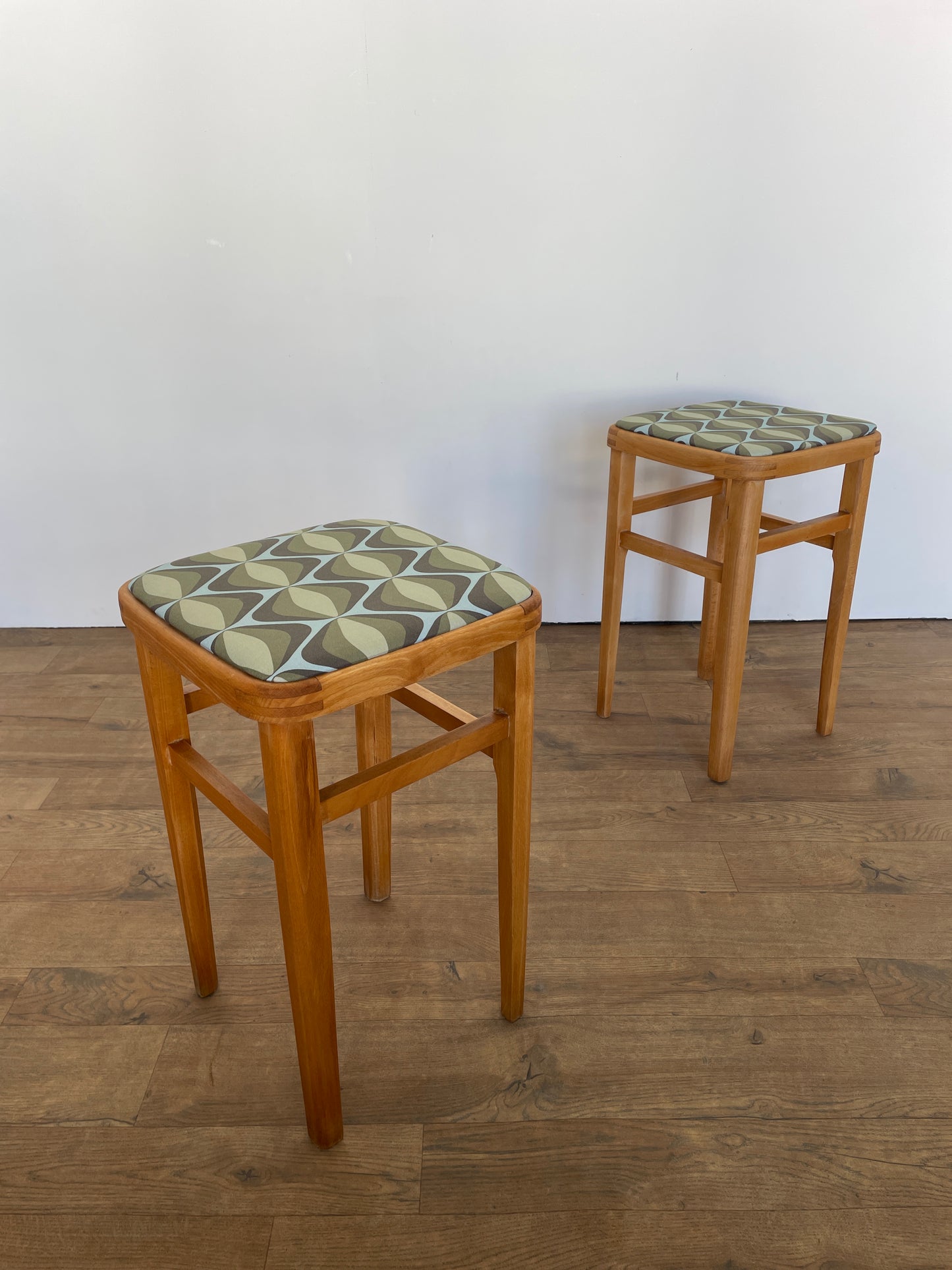 Pair of Vintage Wooden Stools – Mid-Century Modern Retro Design with Patterned Upholstered Seats