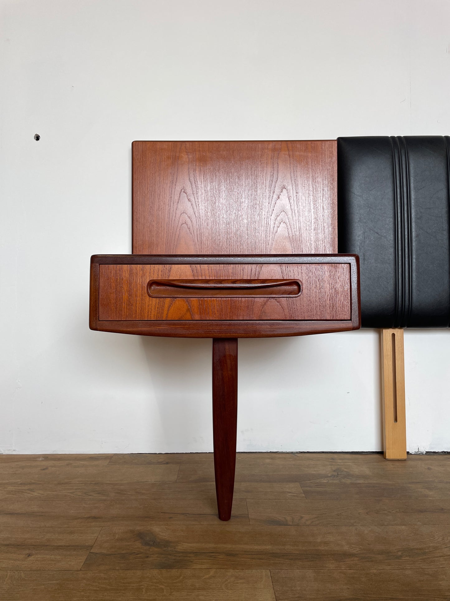 Vintage G Plan Teak Headboard with Floating Bedside Tables – Mid-Century Modern Bedroom Furniture