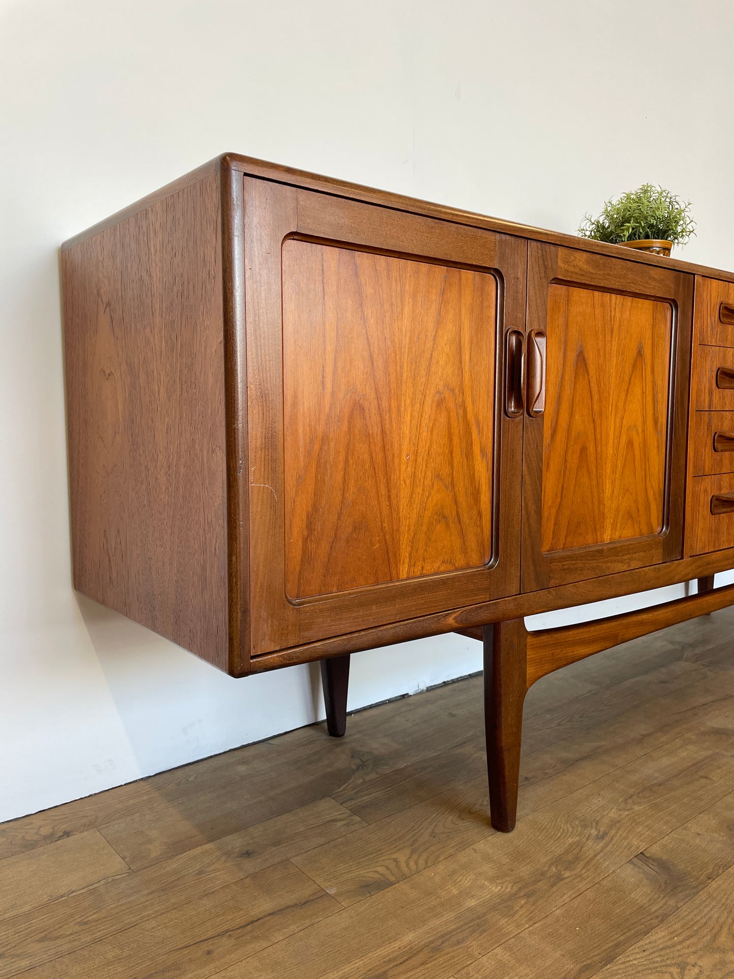 G Plan "Long John" Mid-Century Teak Sideboard – Vintage Retro Credenza
