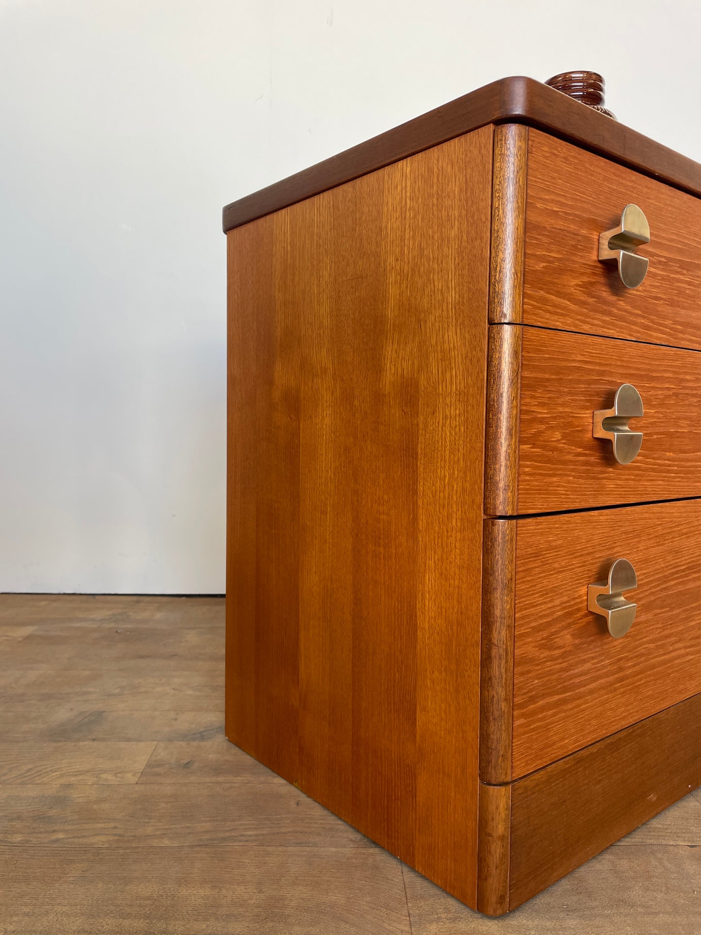 Vintage Stag Chest of Drawers – Mid-Century Modern 3 Drawer Teak Effect Dresser w/ Metal Handles