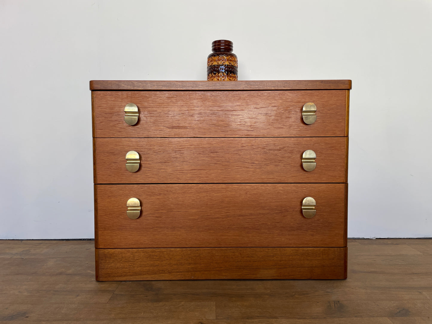 Vintage Stag Chest of Drawers – Mid-Century Modern 3 Drawer Teak Effect Dresser w/ Metal Handles