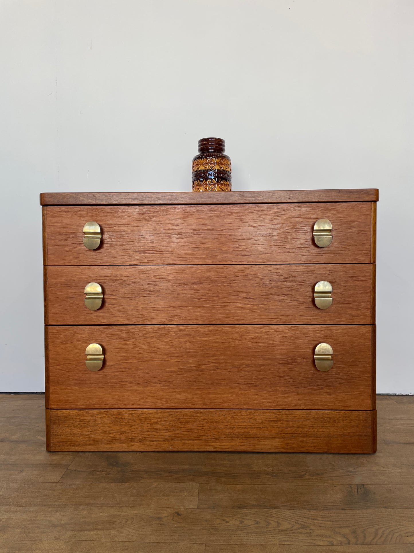 Vintage Stag Chest of Drawers – Mid-Century Modern 3 Drawer Teak Effect Dresser w/ Metal Handles