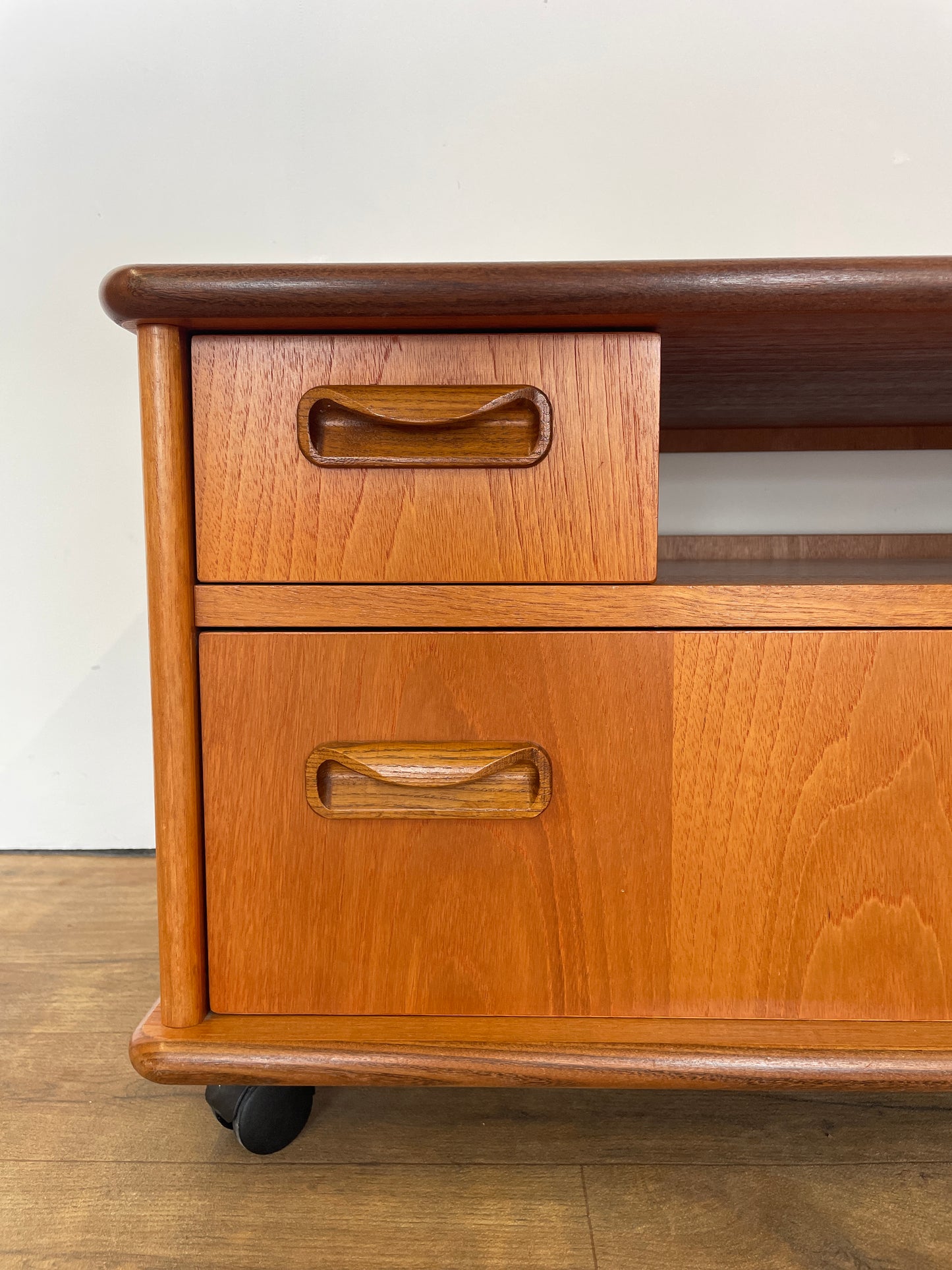 Vintage G Plan Teak TV Unit with Drawers on Castors – Mid-Century Modern