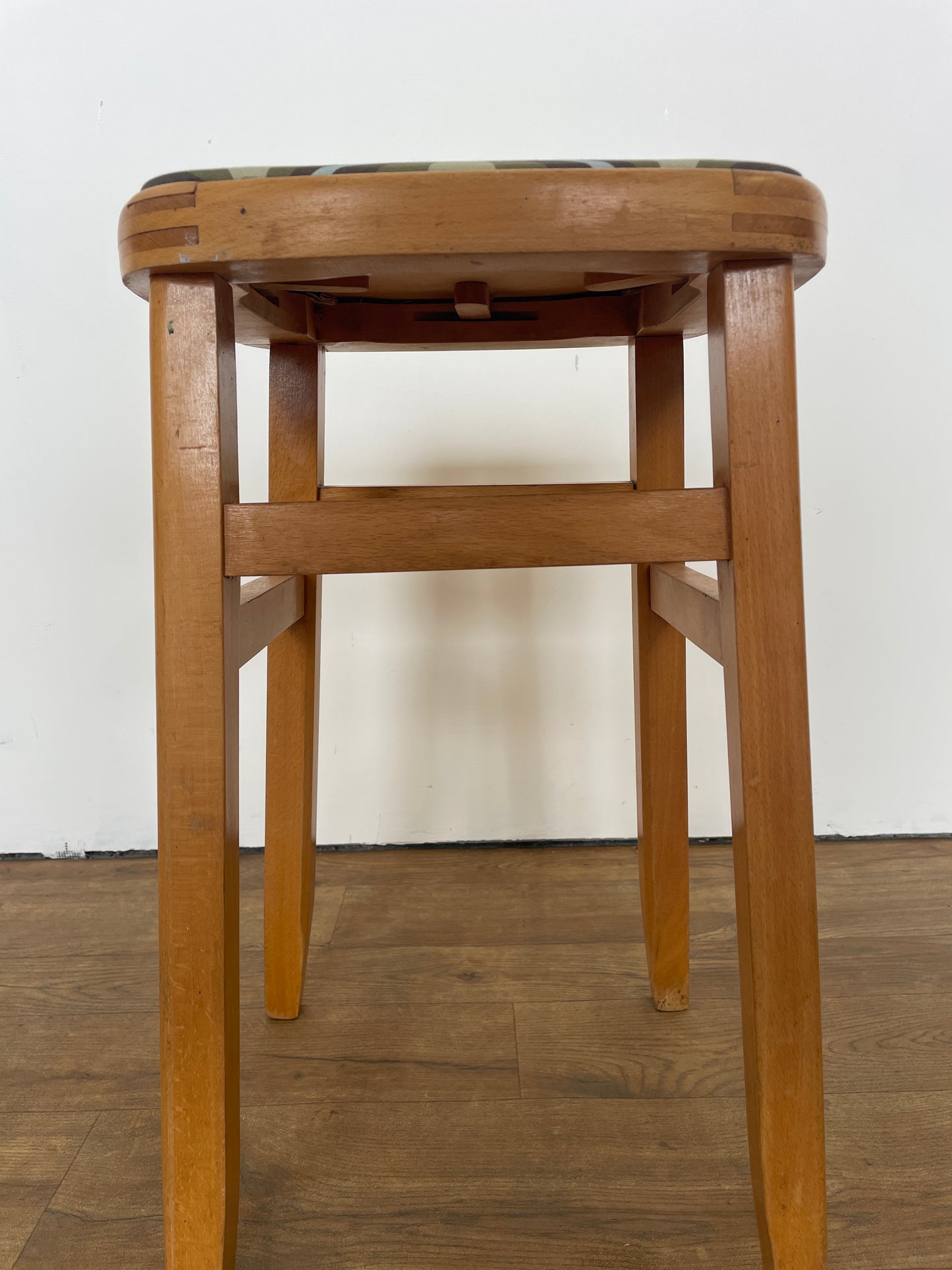 Vintage Retro Bar Stool – Mid-Century Modern Style with Patterned Cushions