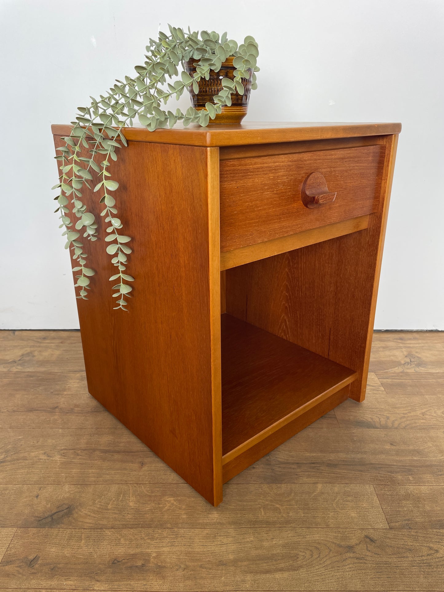 Mid-Century Stag Bedside Cabinet – Vintage Teak Nightstand