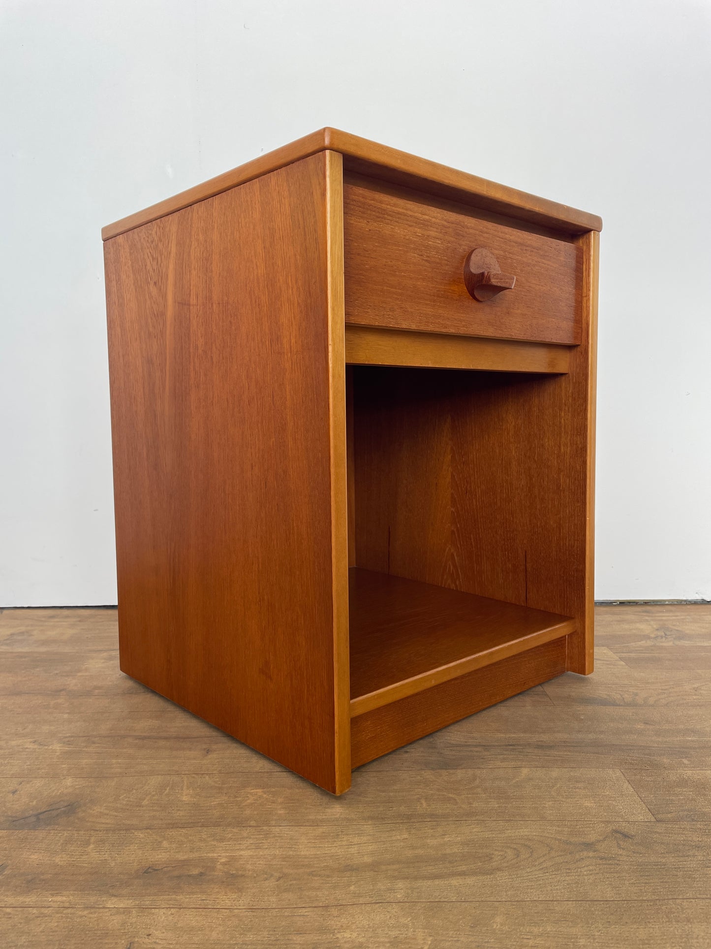 Mid-Century Stag Bedside Cabinet – Vintage Teak Nightstand