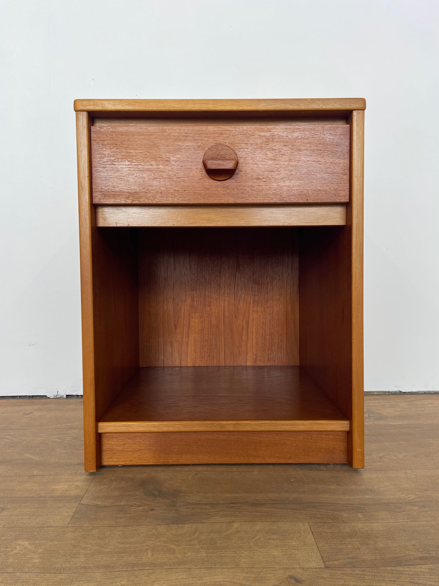 Mid-Century Stag Bedside Cabinet – Vintage Teak Nightstand