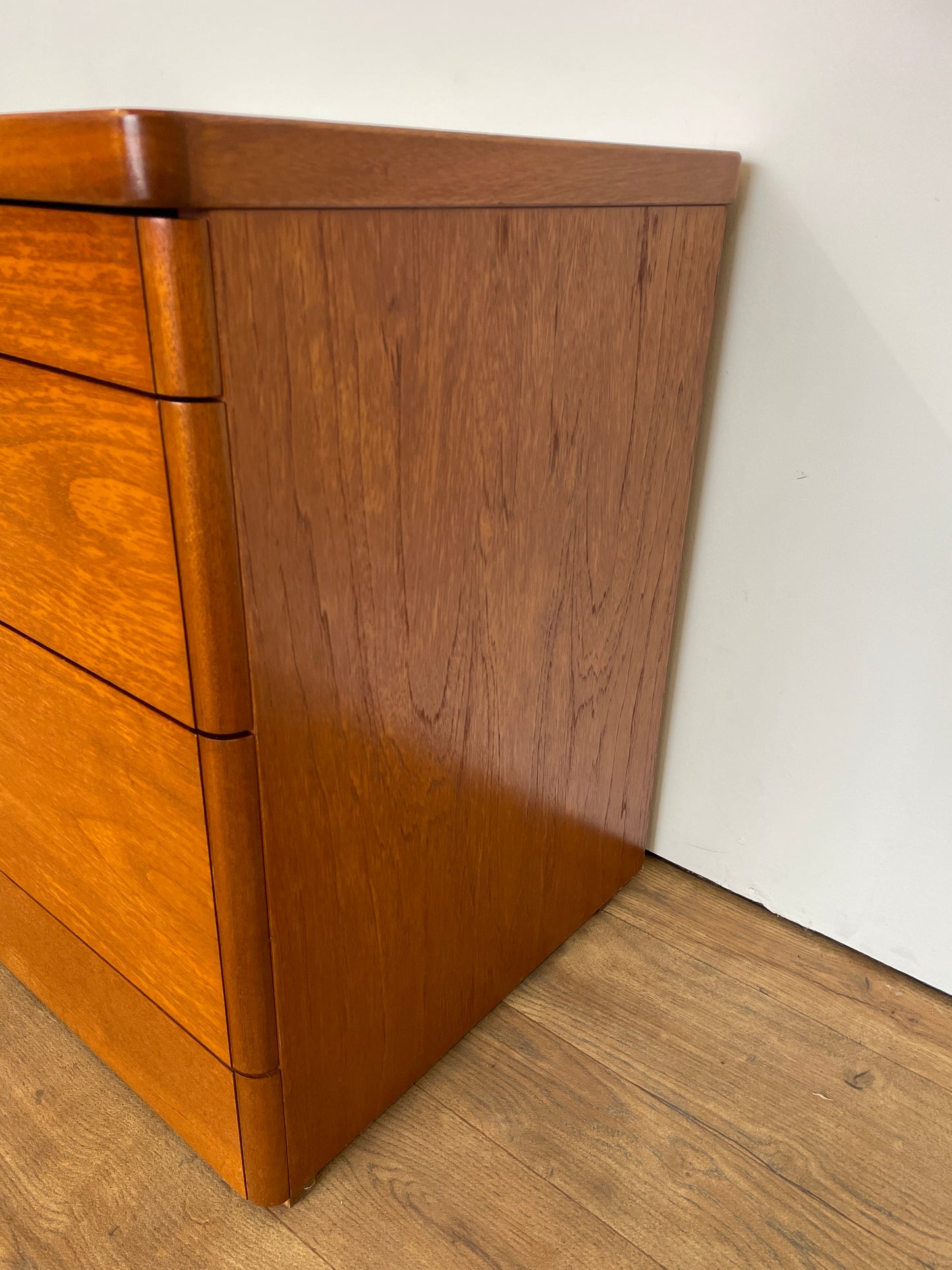 Mid-Century Stag Bedside Cabinet – Vintage Teak Nightstand