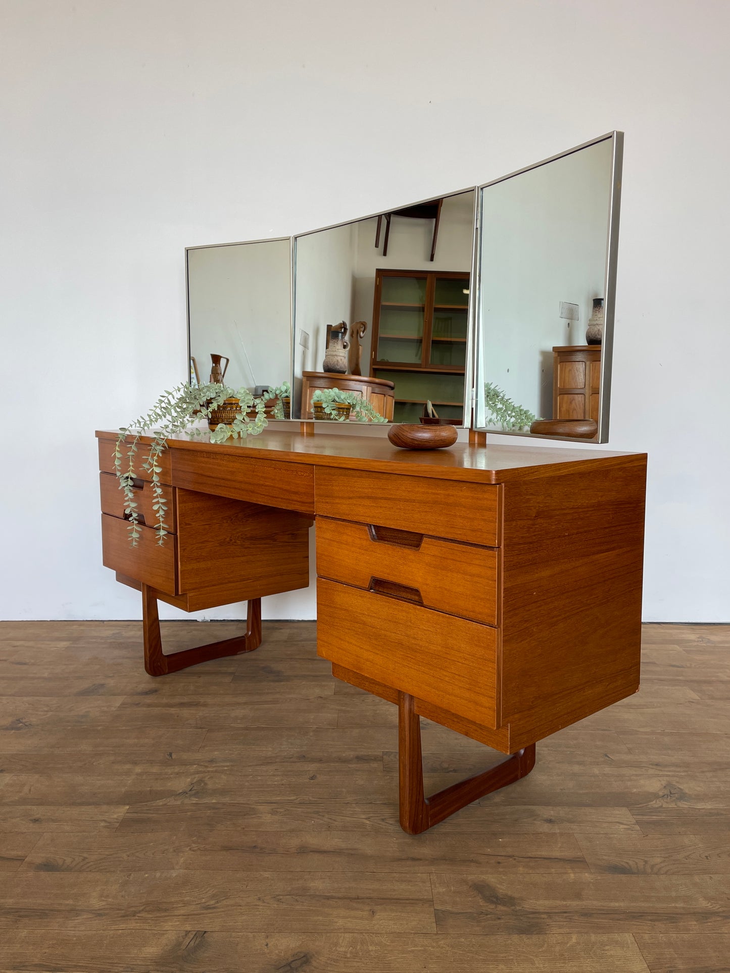Mid-Century Uniflex Dressing Table by Gunther Hoffstead with Mirrors