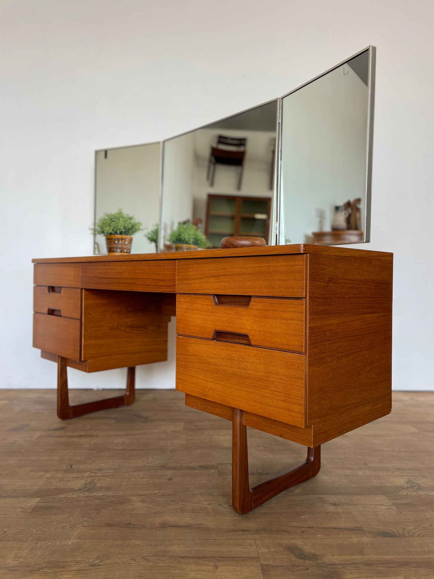 Mid-Century Uniflex Dressing Table by Gunther Hoffstead with Mirrors