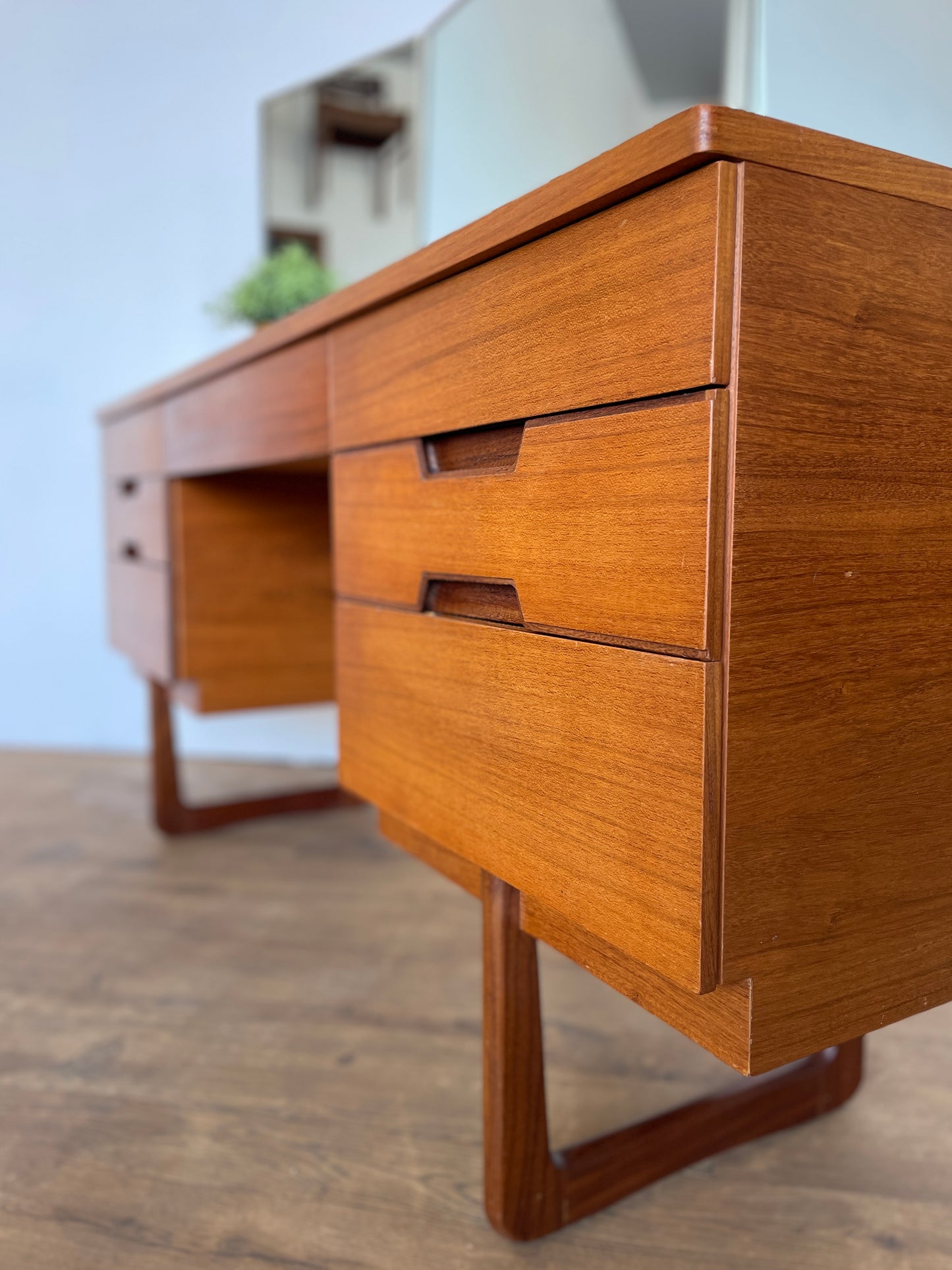 Mid-Century Uniflex Dressing Table by Gunther Hoffstead with Mirrors