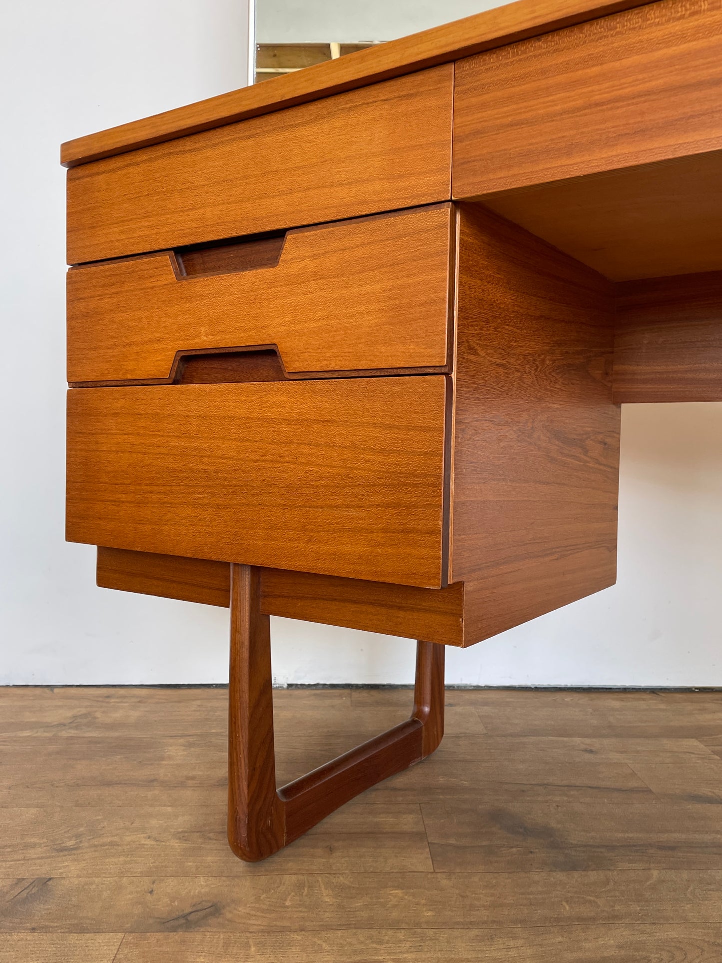 Mid-Century Uniflex Dressing Table by Gunther Hoffstead with Mirrors