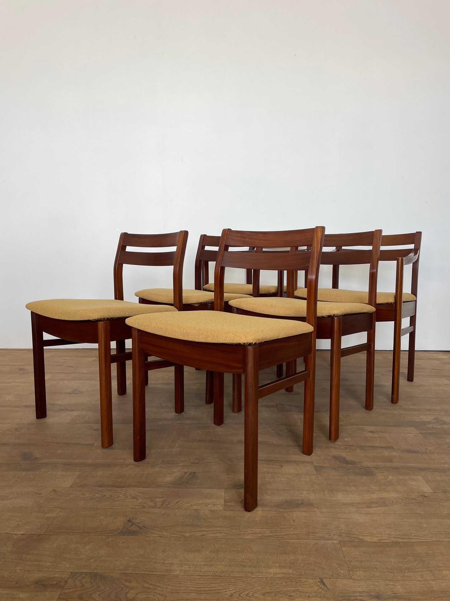 White & Newton Teak Extendable Dining Table & 6 Chairs – Mid-Century