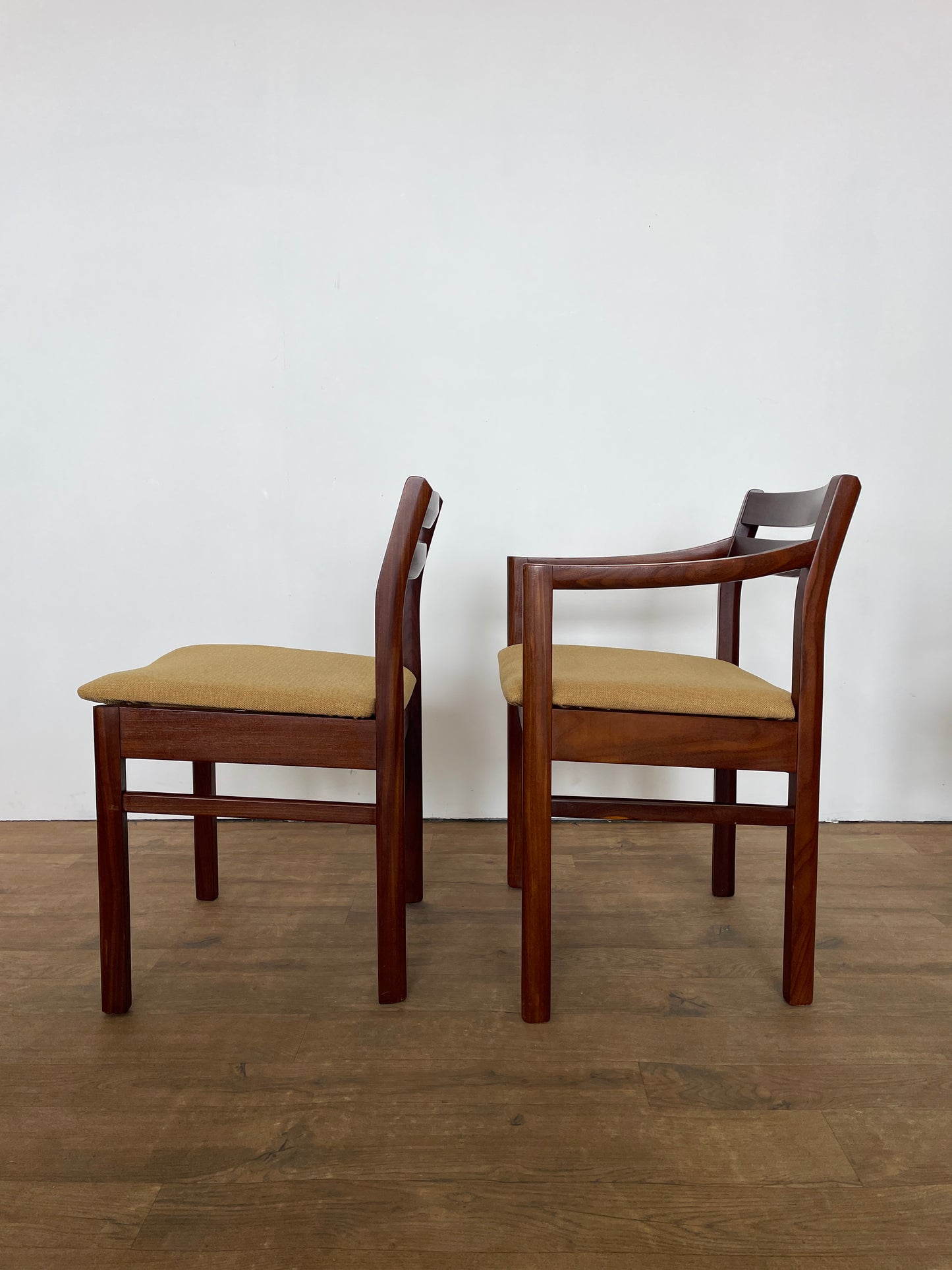 White & Newton Teak Extendable Dining Table & 6 Chairs – Mid-Century