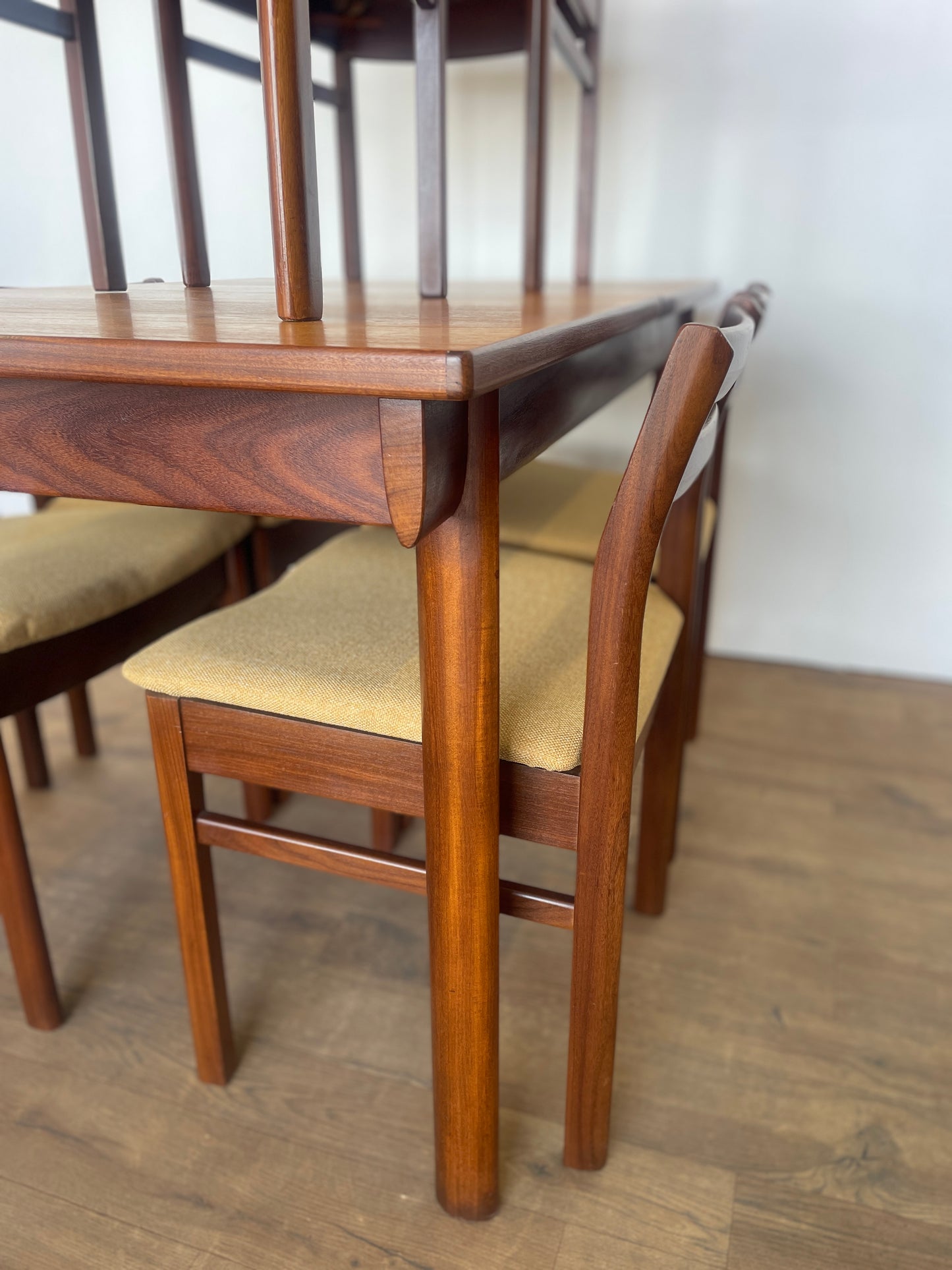 White & Newton Teak Extendable Dining Table & 6 Chairs – Mid-Century
