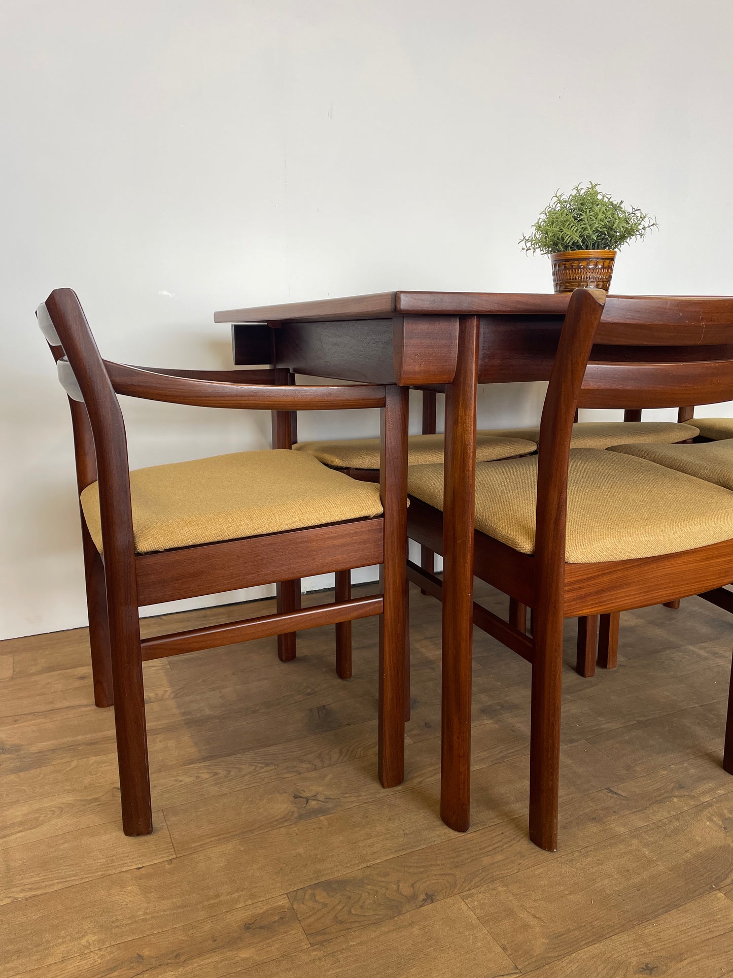 White & Newton Teak Extendable Dining Table & 6 Chairs – Mid-Century