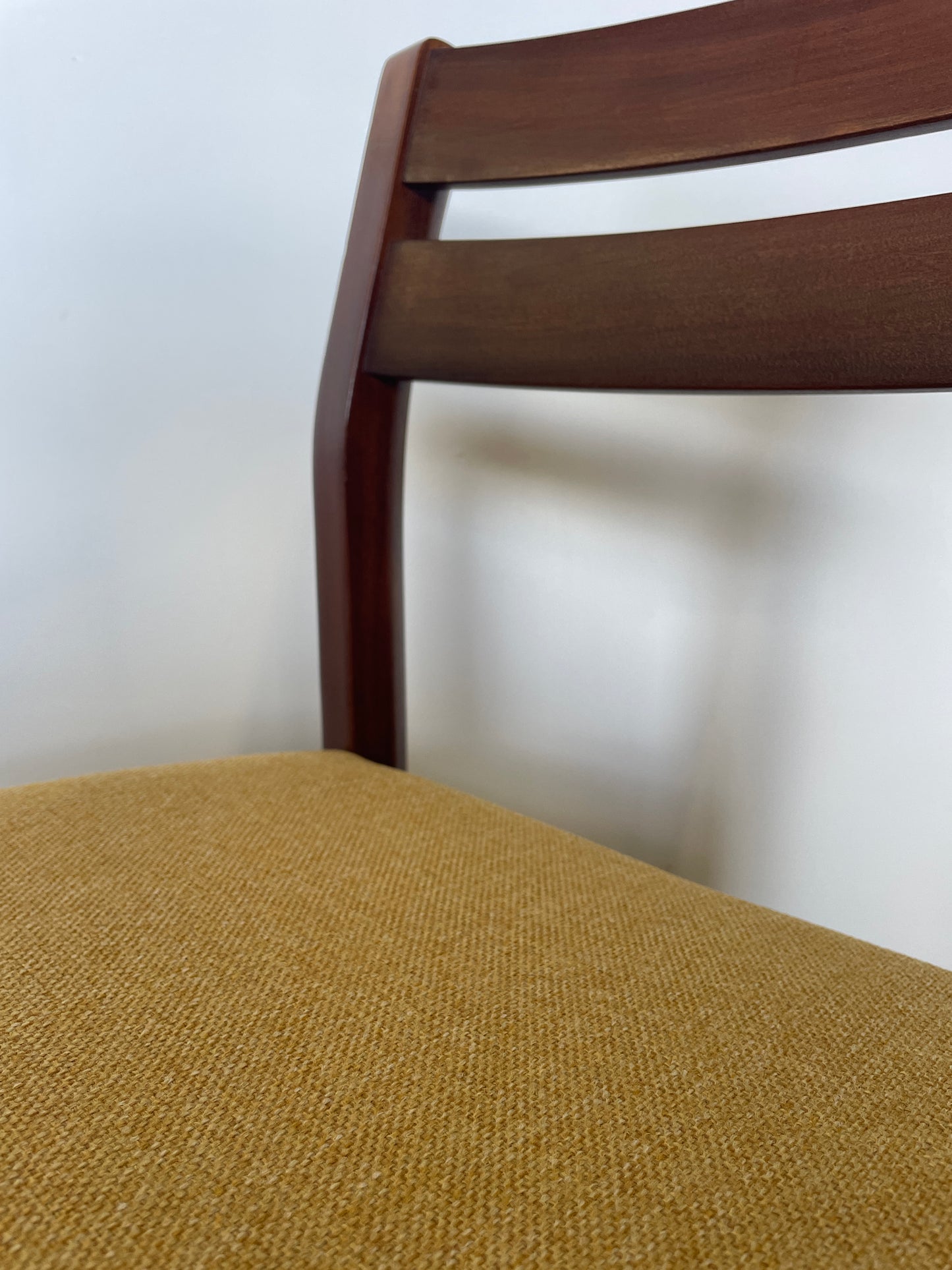 White & Newton Teak Extendable Dining Table & 6 Chairs – Mid-Century
