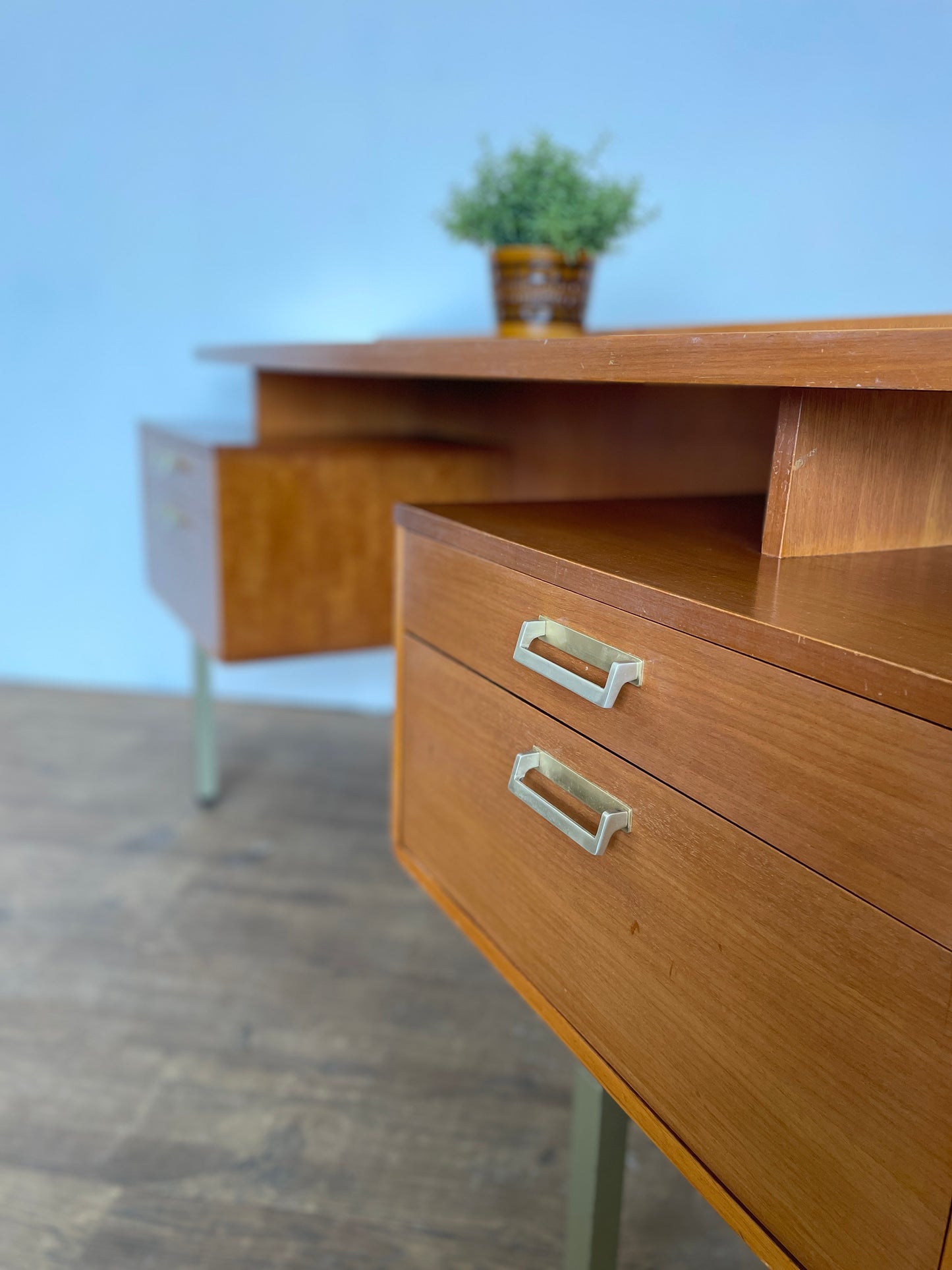 Mid-Century G Plan Limba Desk/Dressing Table by Leslie Dandy, 1960s UK