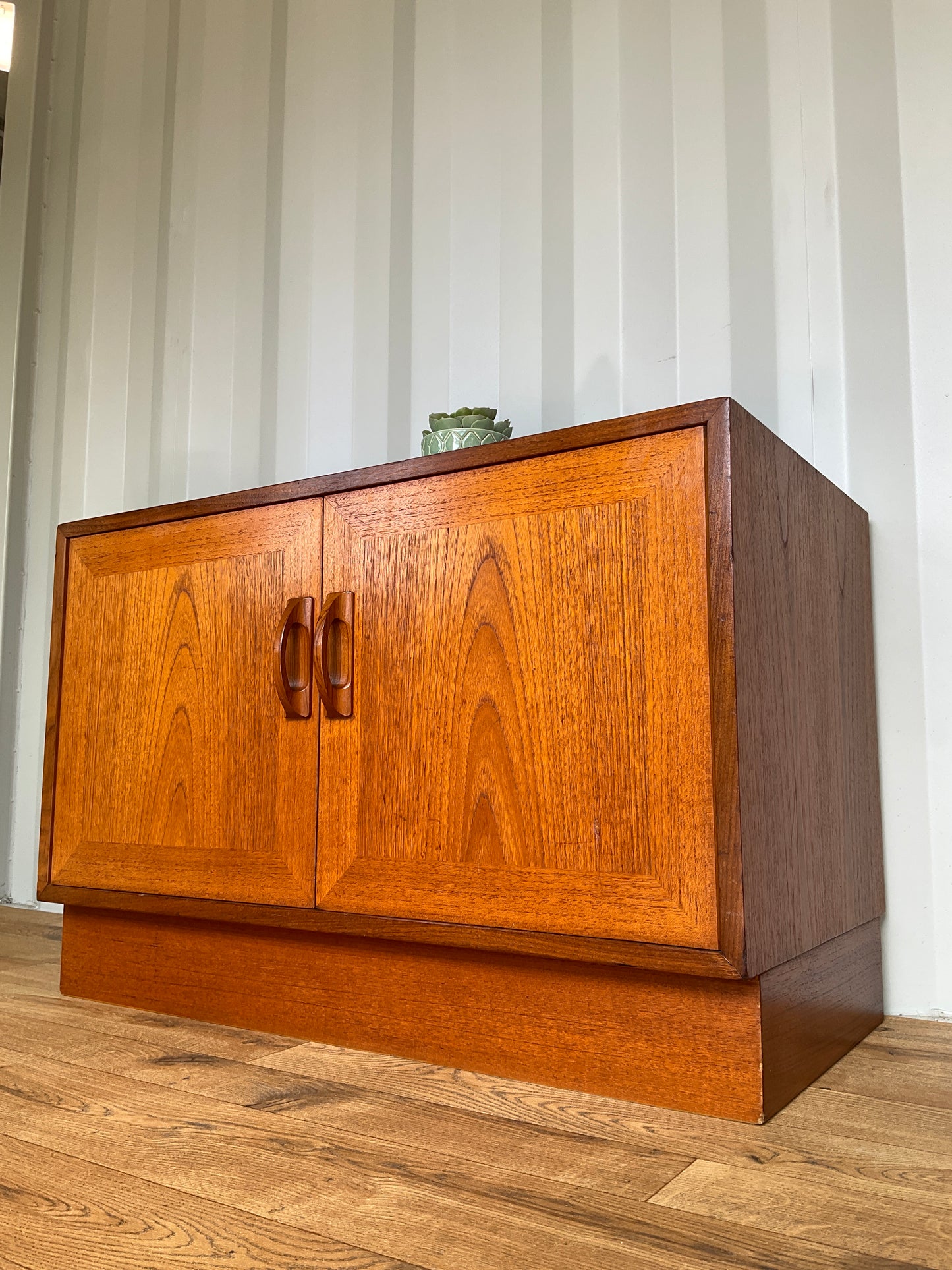 G Plan Cabinet / TV Media Unit -Mid-Century - Vintage Teak