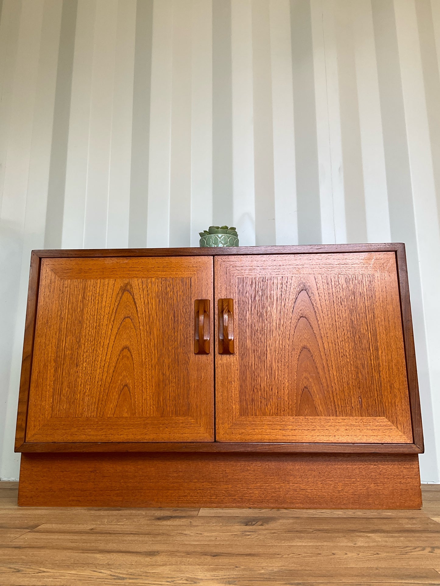 G Plan Cabinet / TV Media Unit -Mid-Century - Vintage Teak