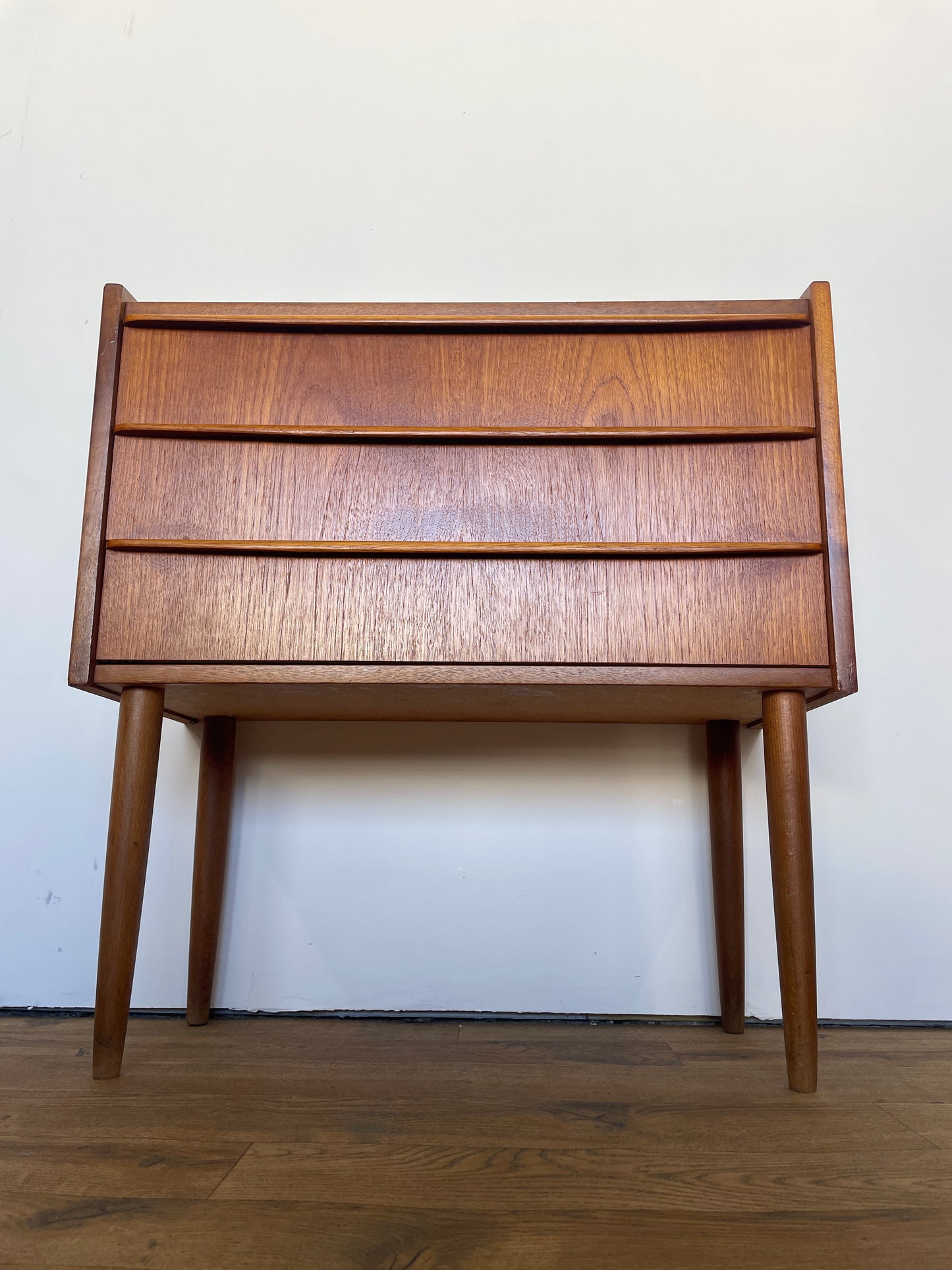 Danish Teak Chest of Drawers / Bedside 3 Drawers / Vintage