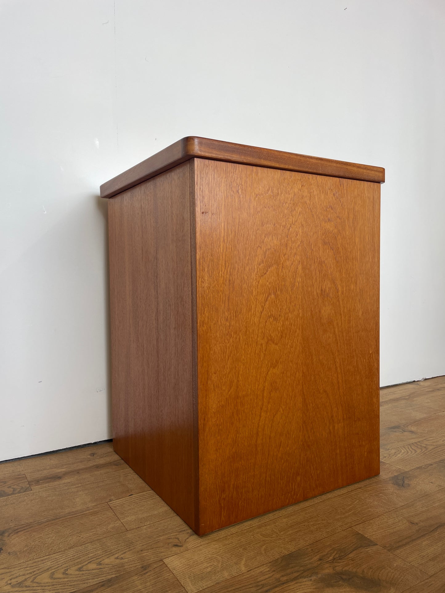 Vintage Teak Stag Blanket Box – Mid Century Modern Storage Chest