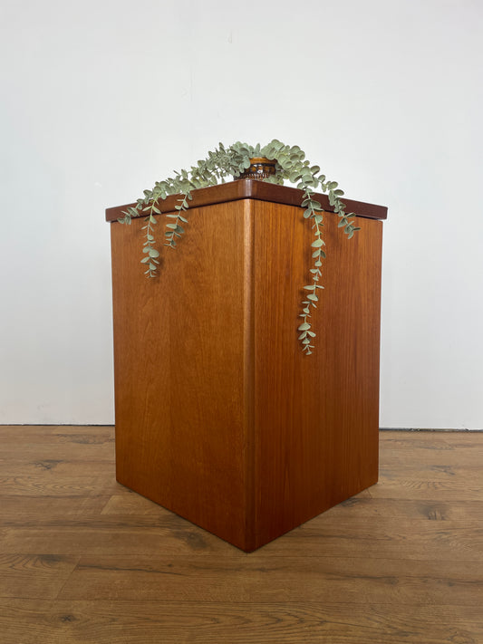 Vintage Teak Stag Blanket Box – Mid Century Modern Storage Chest