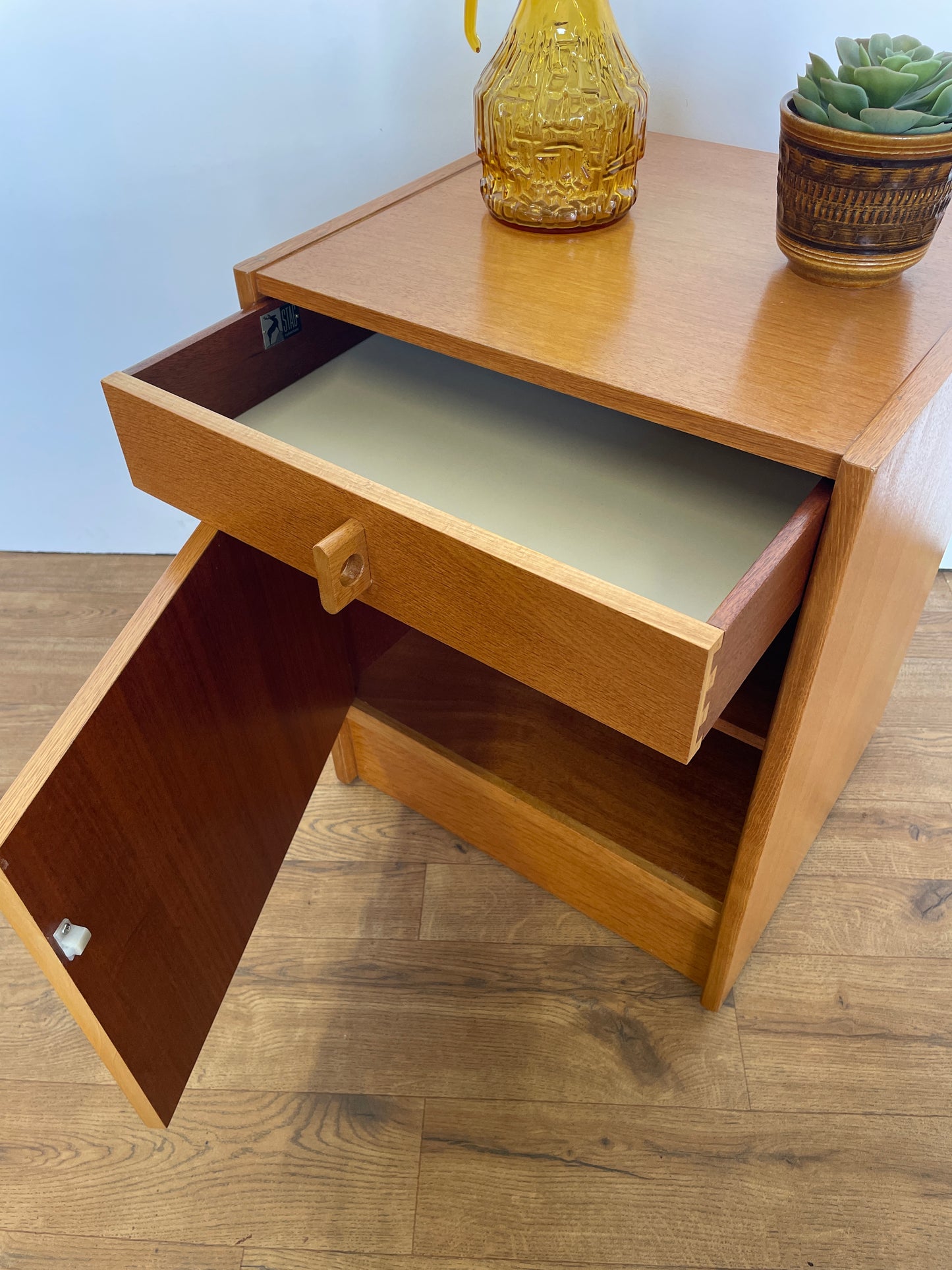 Mid-Century Stag Bedside Cabinet – Vintage Teak Nightstand