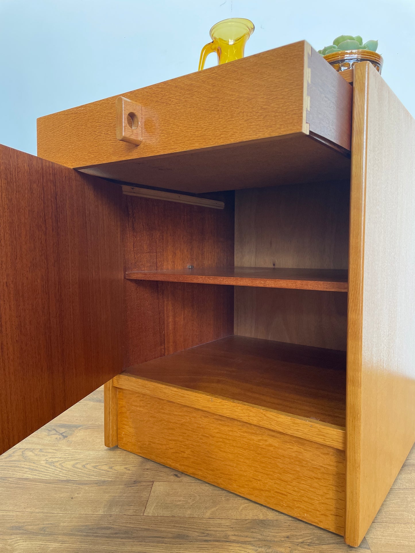 Mid-Century Stag Bedside Cabinet – Vintage Teak Nightstand