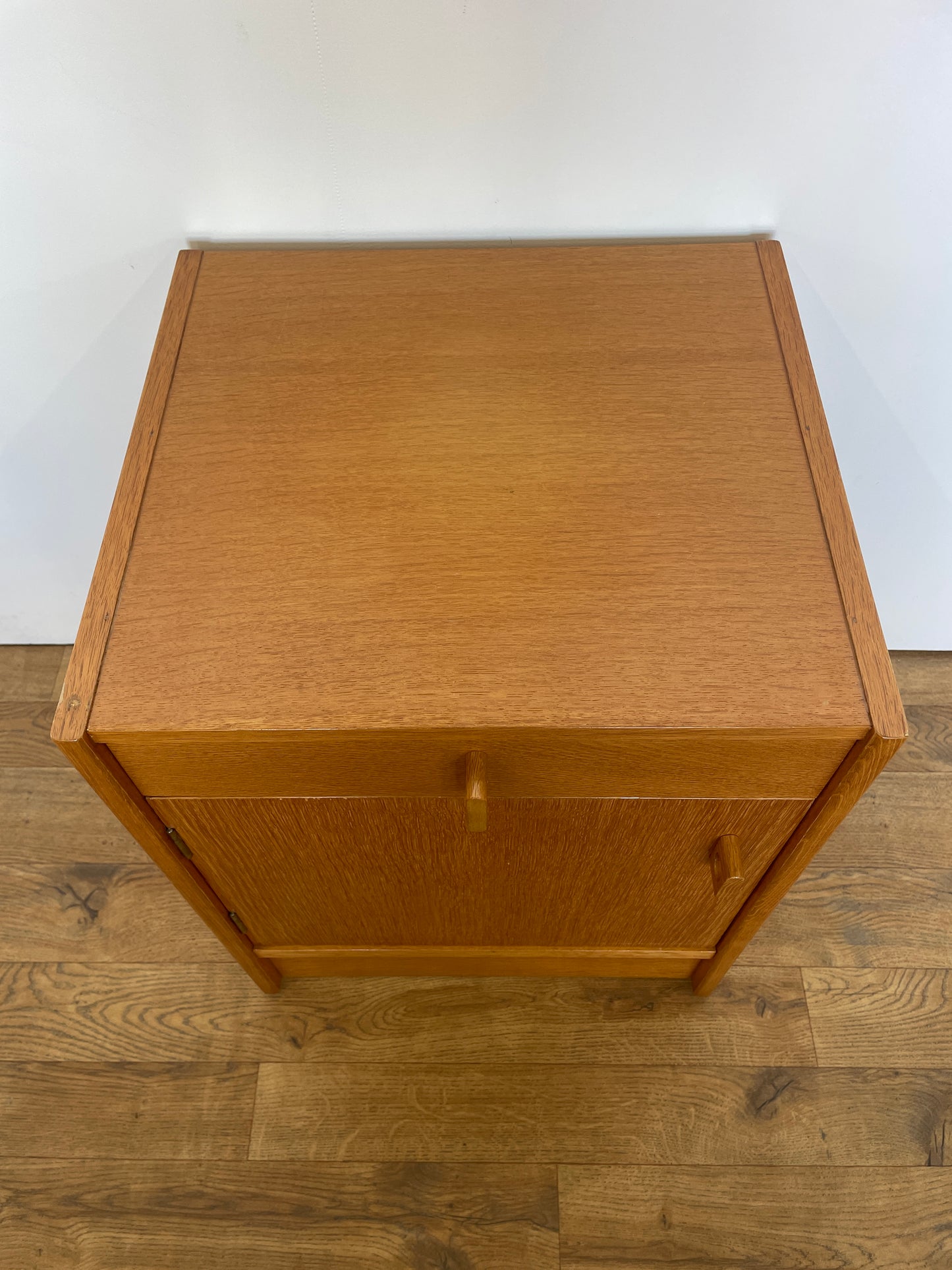 Mid-Century Stag Bedside Cabinet – Vintage Teak Nightstand