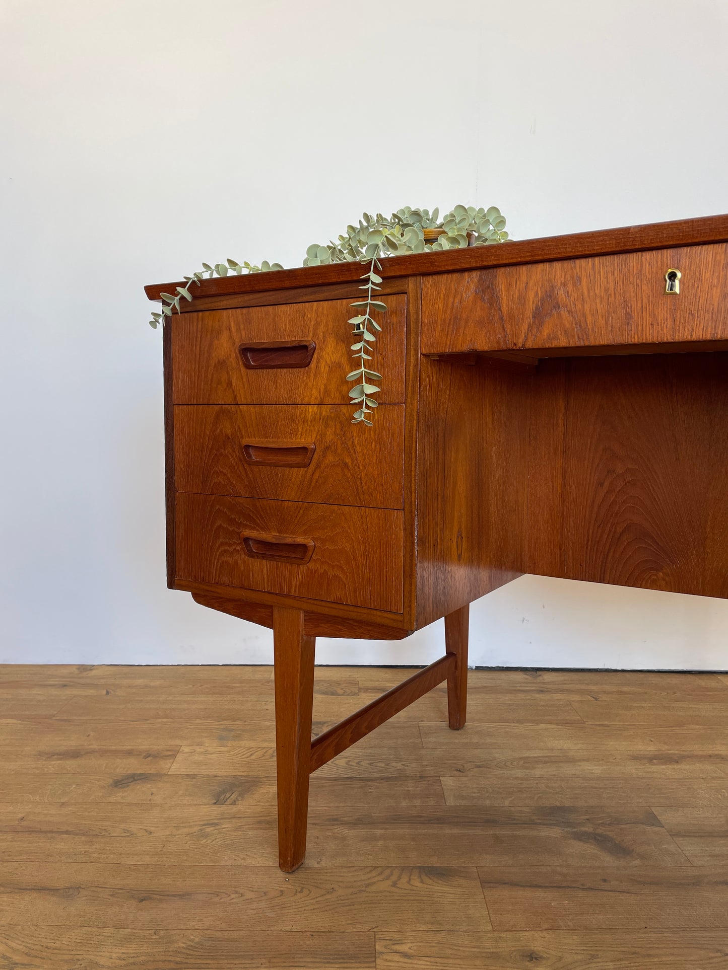 Vintage Danish Teak Desk – Mid Century Modern Office Furniture (1960s)