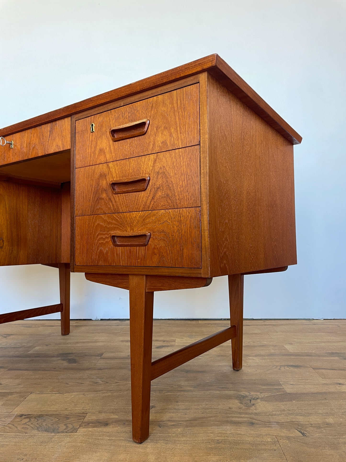 Vintage Danish Teak Desk – Mid Century Modern Office Furniture (1960s)