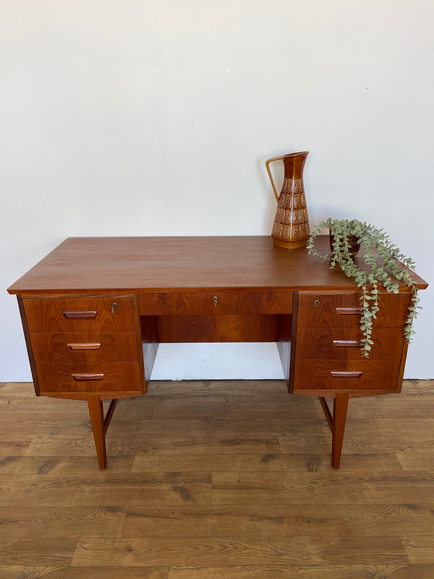 Vintage Danish Teak Desk – Mid Century Modern Office Furniture (1960s)