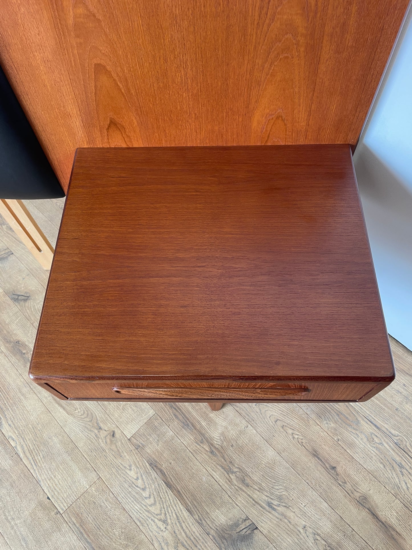 Vintage G Plan Teak Headboard with Floating Bedside Tables – Mid-Century Modern Bedroom Furniture
