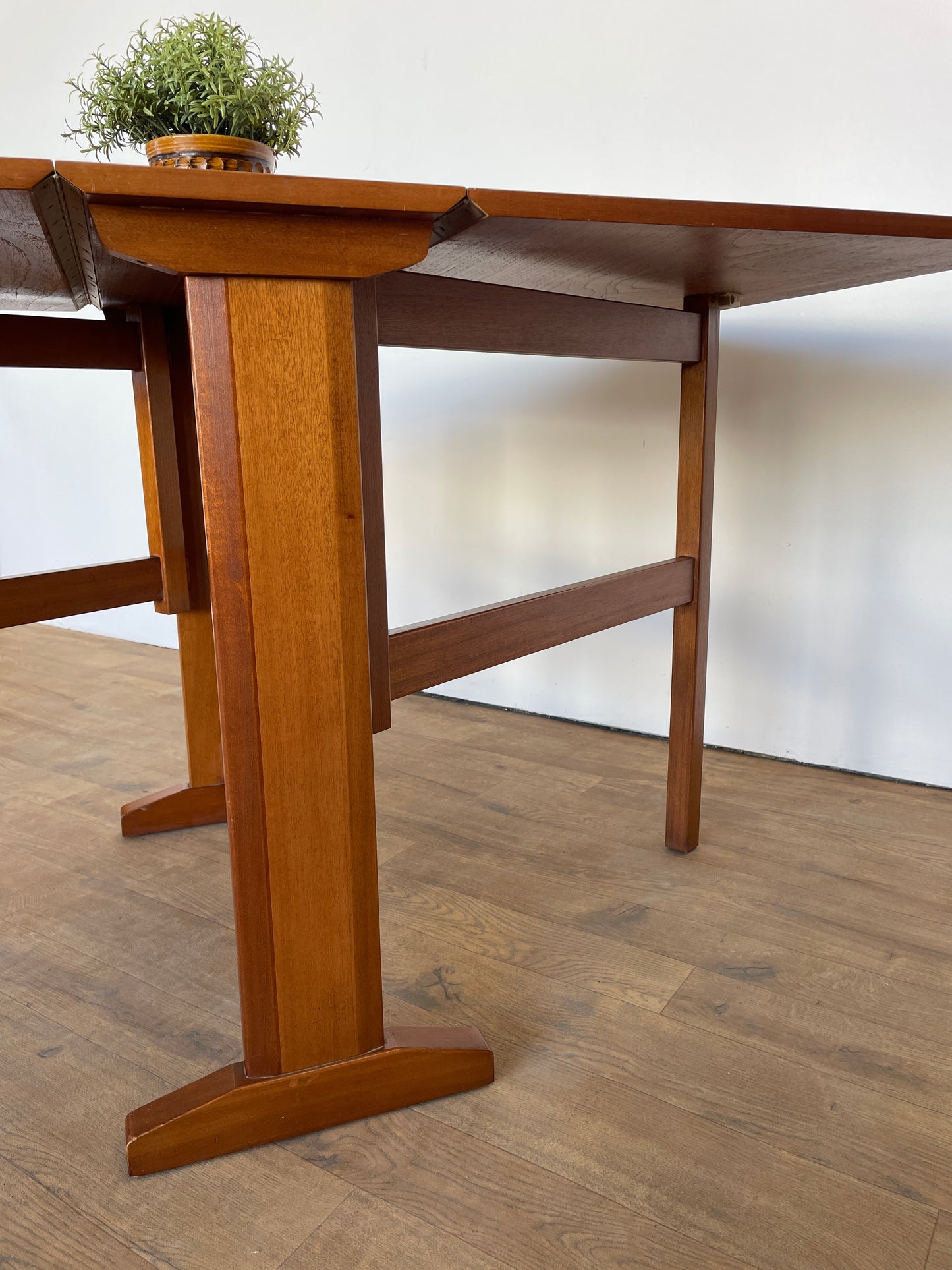 Mid-Century Teak Drop Leaf Dining Table – Vintage Scandinavian Style