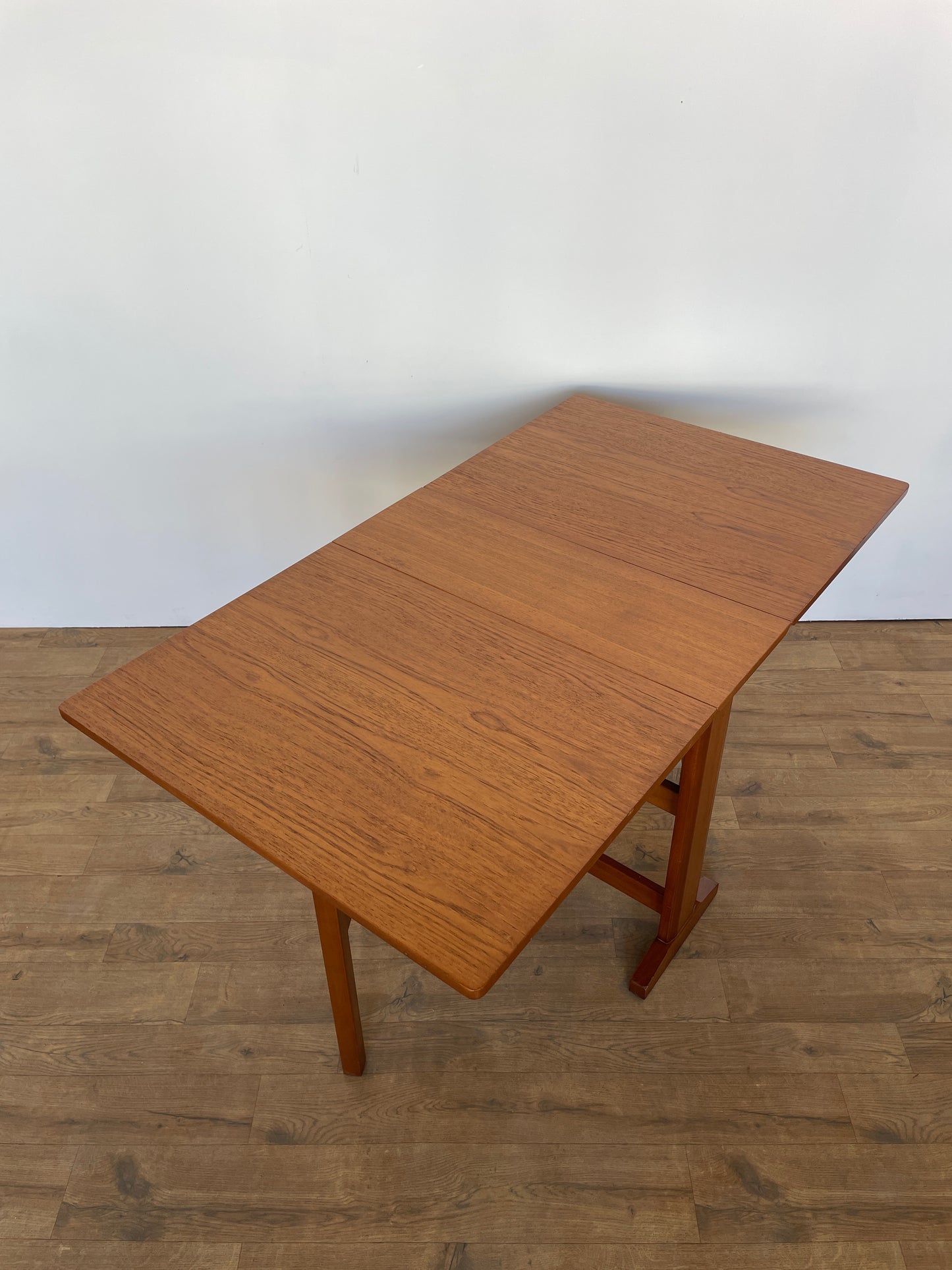 Mid-Century Teak Drop Leaf Dining Table – Vintage Scandinavian Style