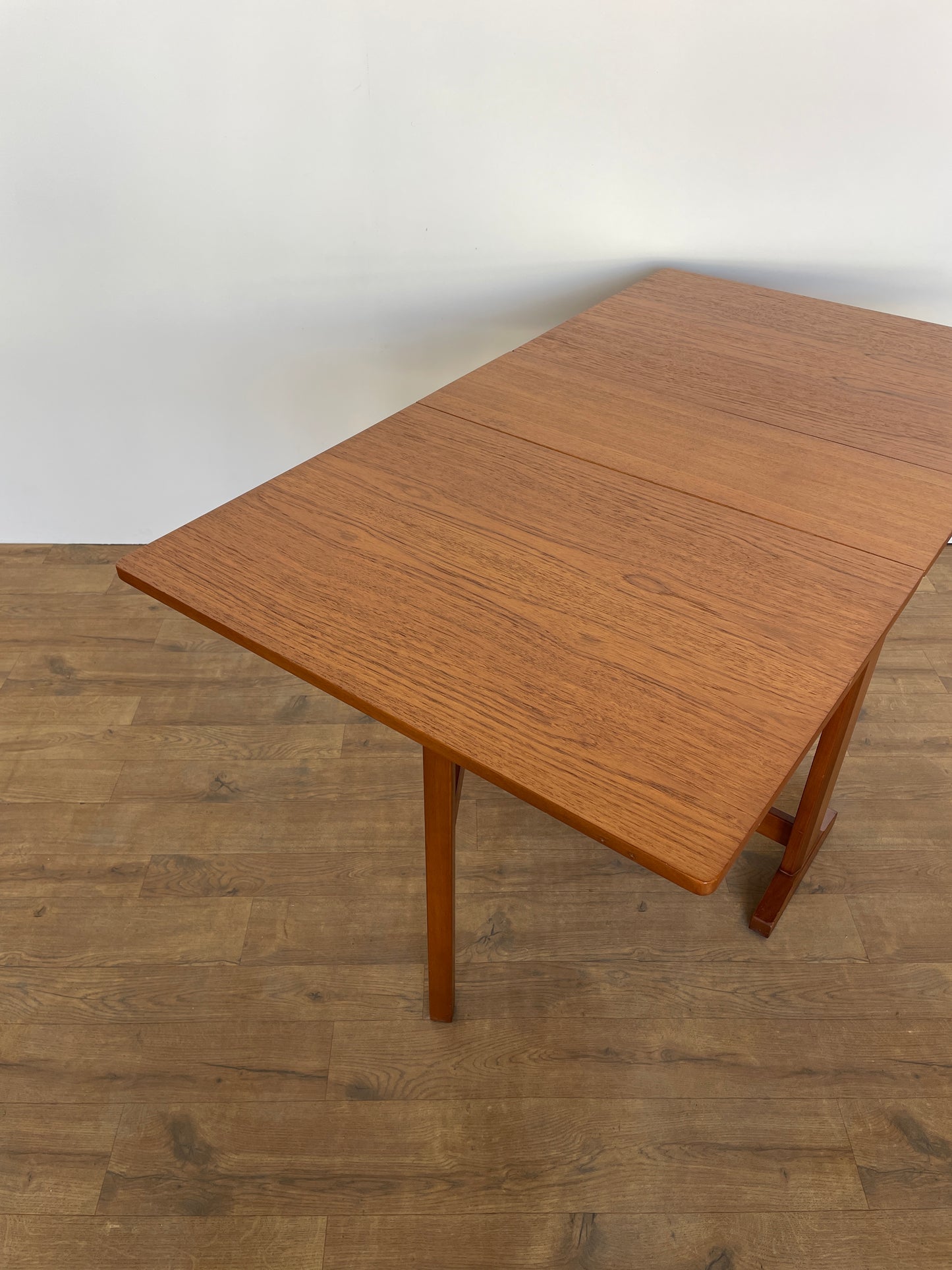 Mid-Century Teak Drop Leaf Dining Table – Vintage Scandinavian Style
