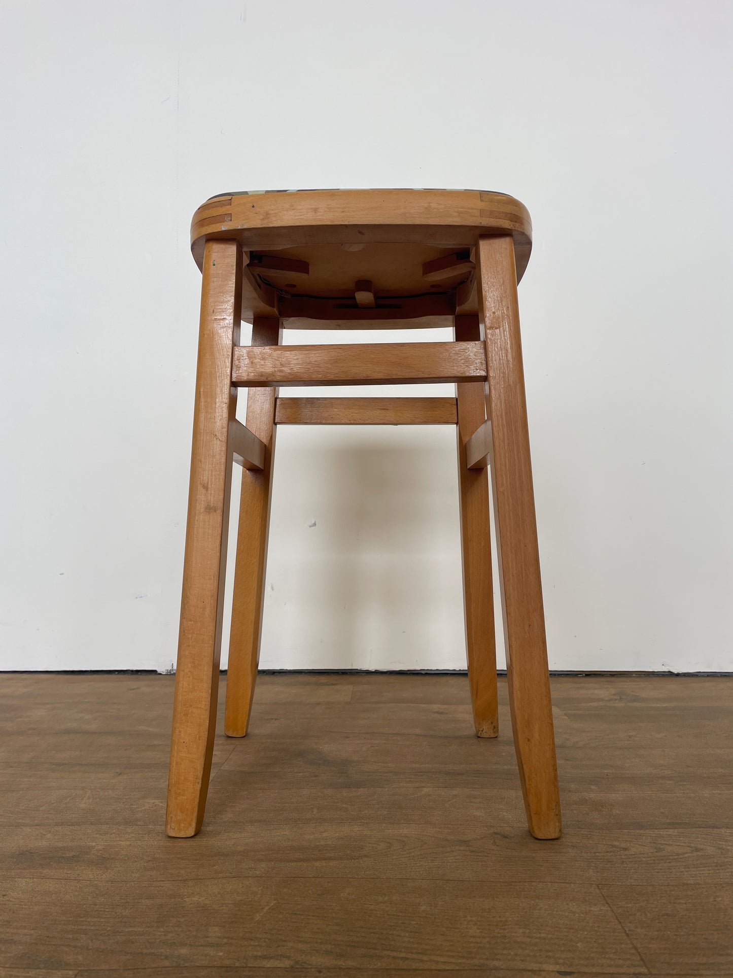 Vintage Retro Bar Stool – Mid-Century Modern Style with Patterned Cushions