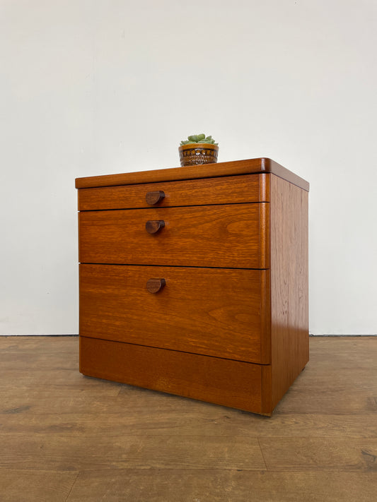 Mid-Century Stag Bedside Cabinet – Vintage Teak Nightstand