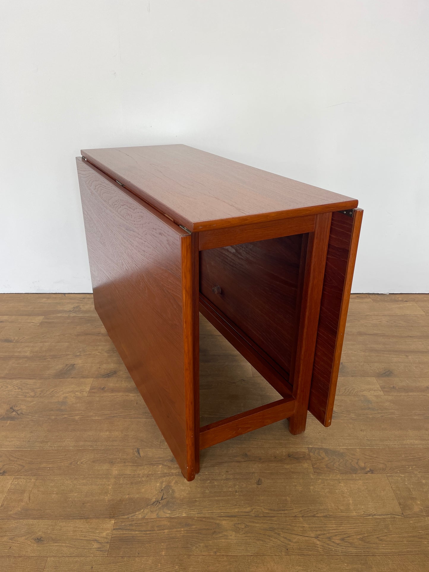 Mid-Century Danish Teak Drop-Leaf Dining Table – Extendable Vintage Design
