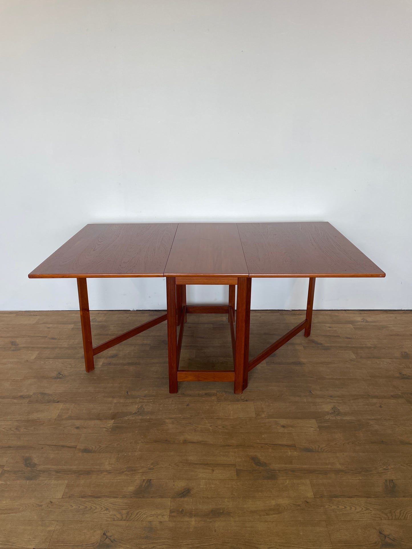 Mid-Century Danish Teak Drop-Leaf Dining Table – Extendable Vintage Design